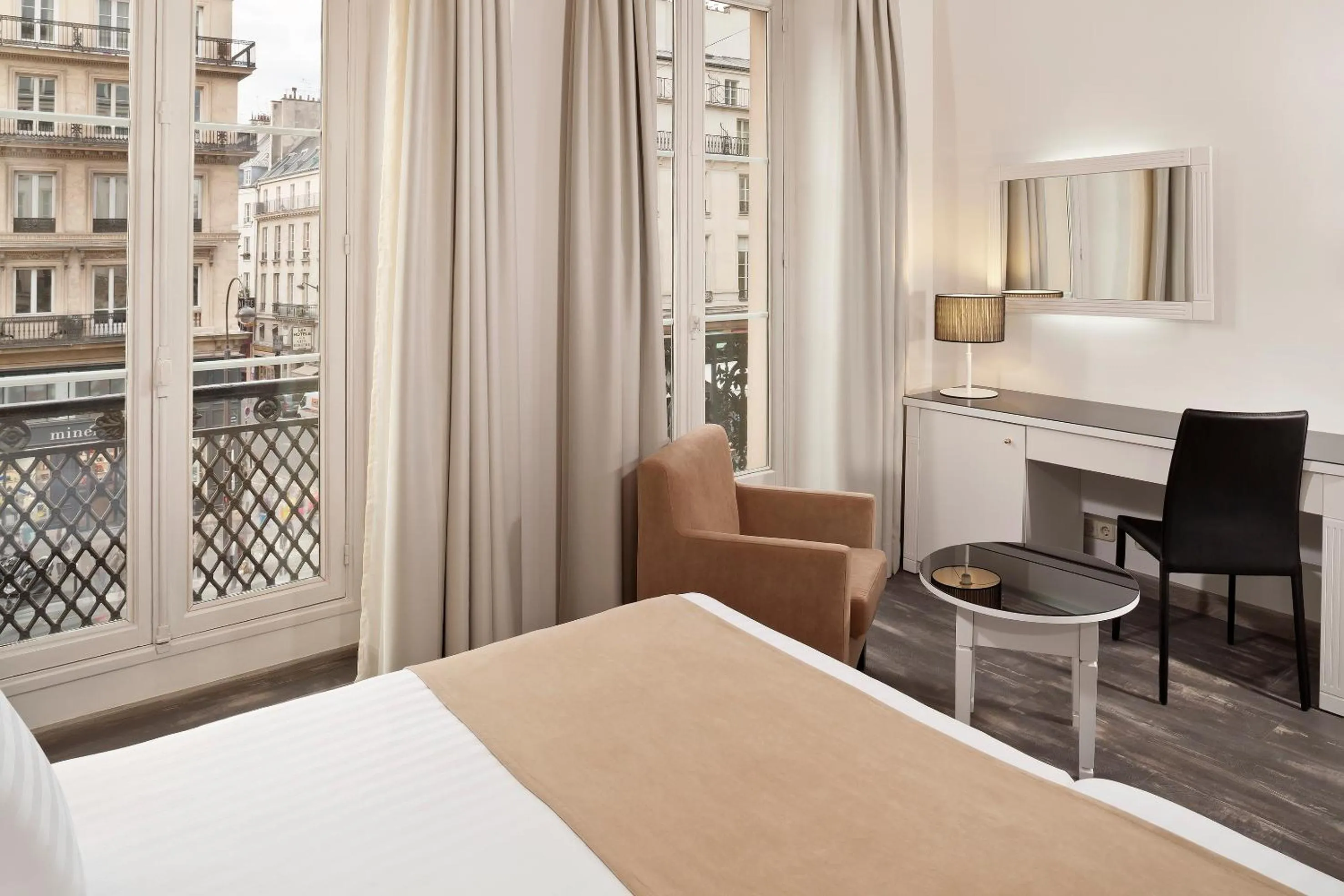 Bed in Hotel Paris Opera Affiliated by Meliá