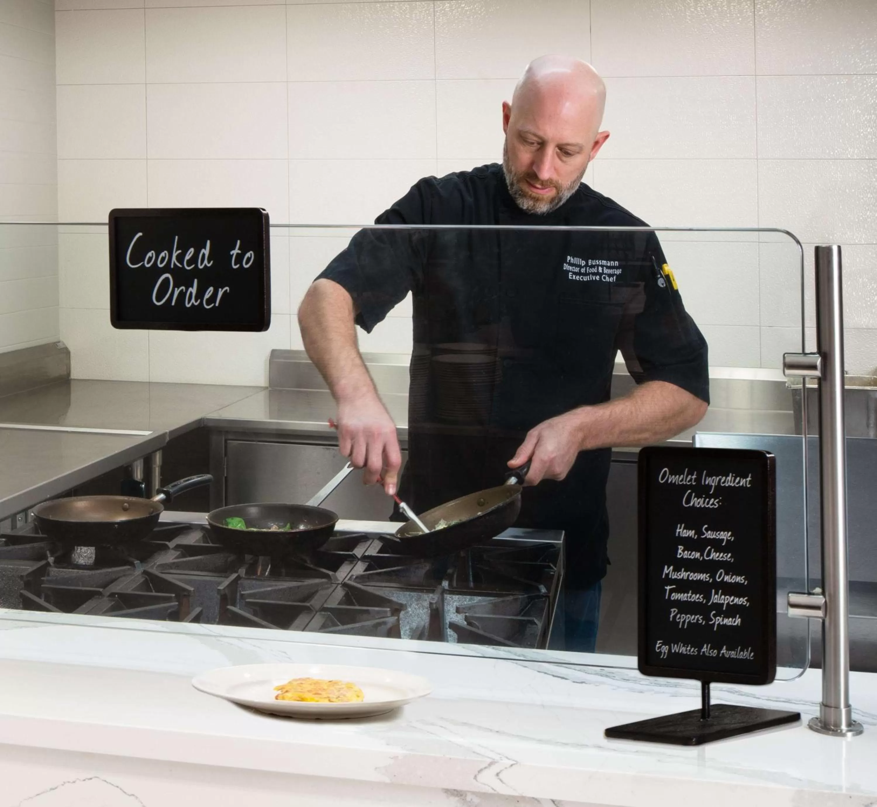 Dining area in Embassy Suites by Hilton Austin Central