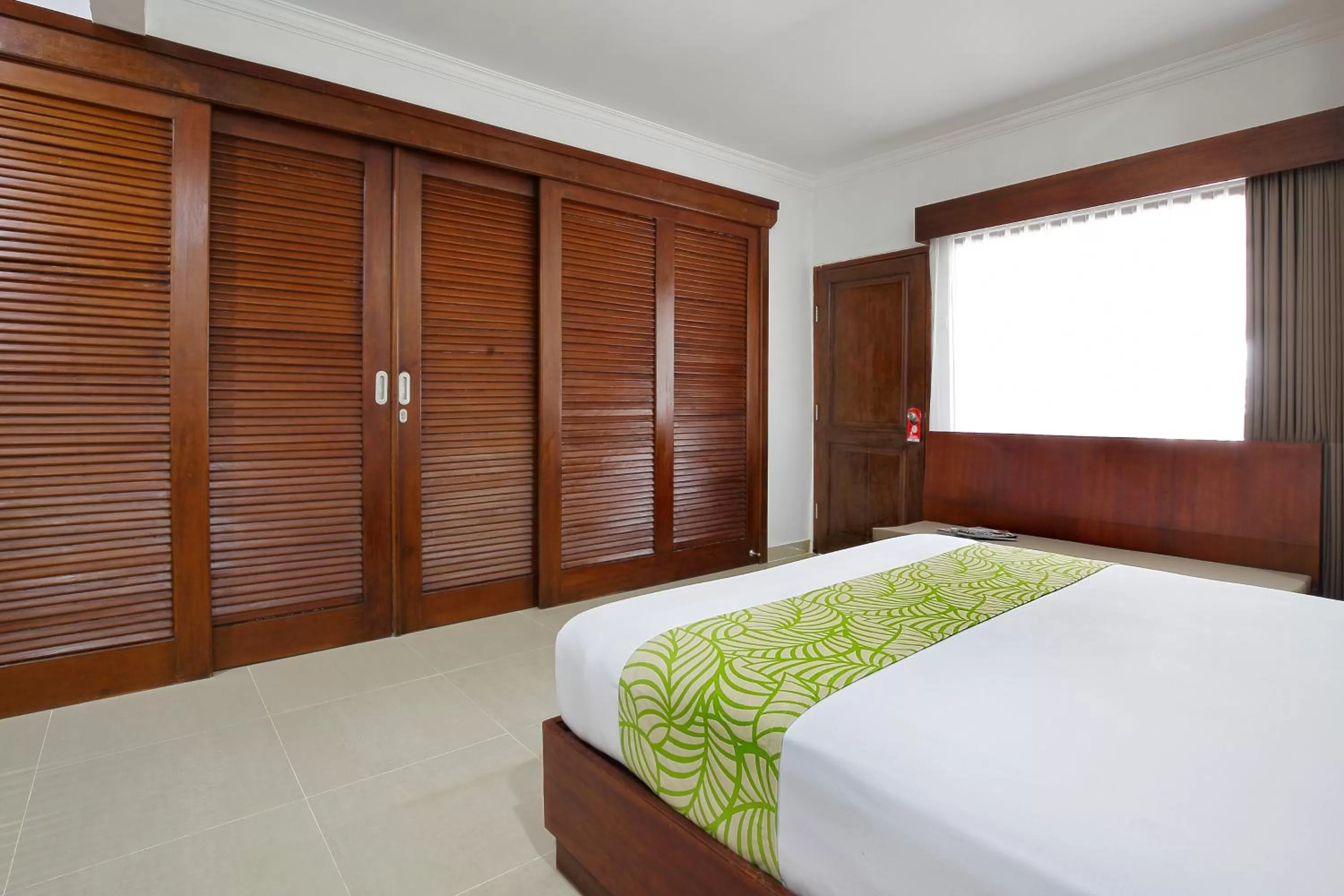 Bedroom, Bed in Dewi Sri Hotel