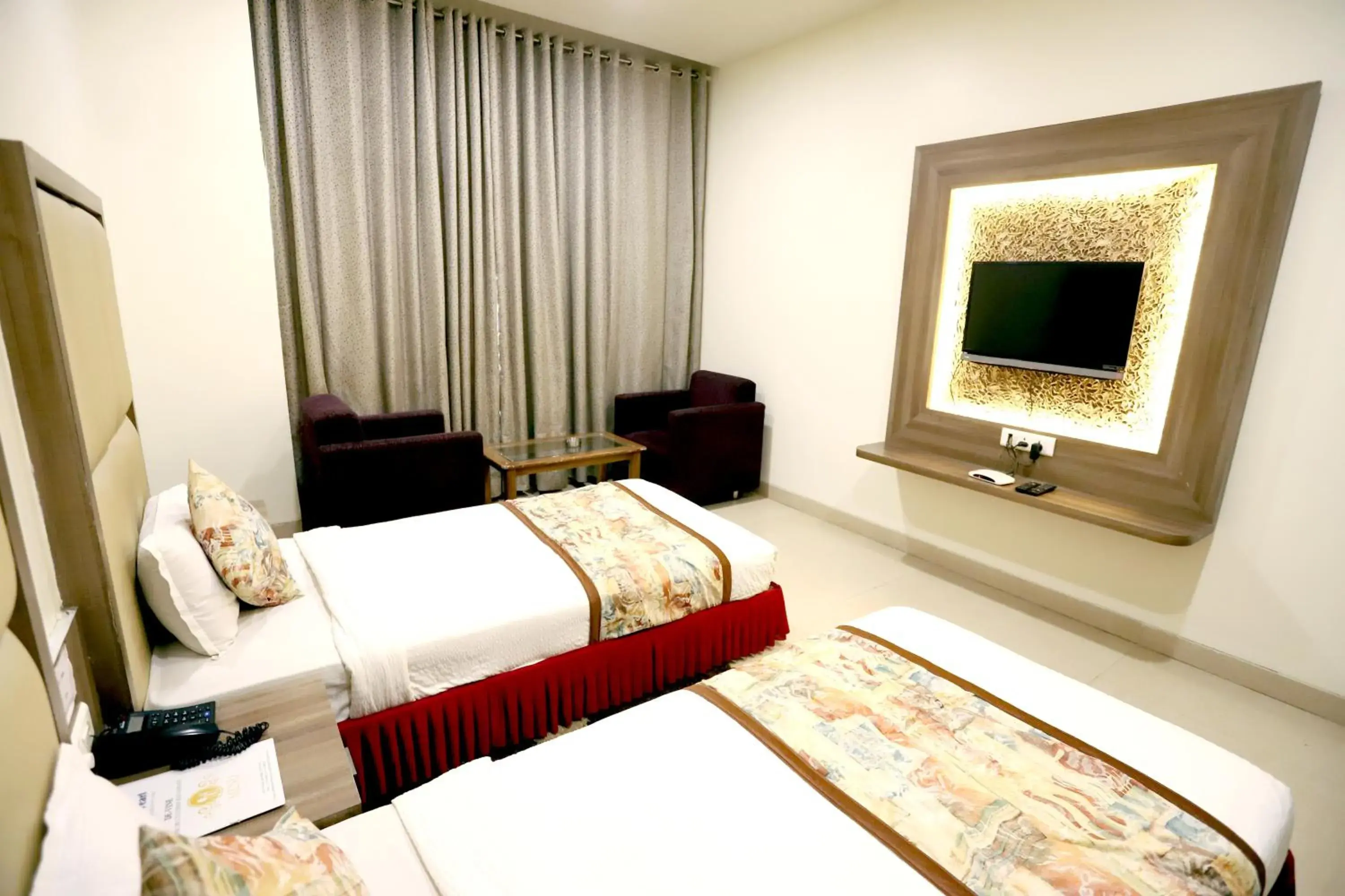 TV and multimedia, Bed in HOTEL BLUE PEARL
