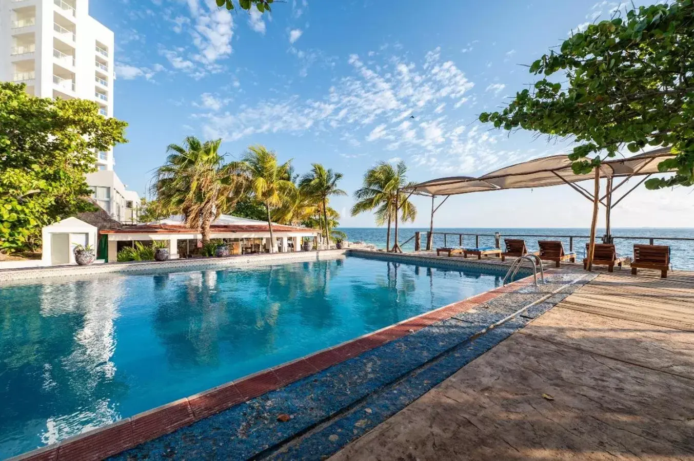 Swimming Pool in Hotel Maya Caribe Faranda Cancún