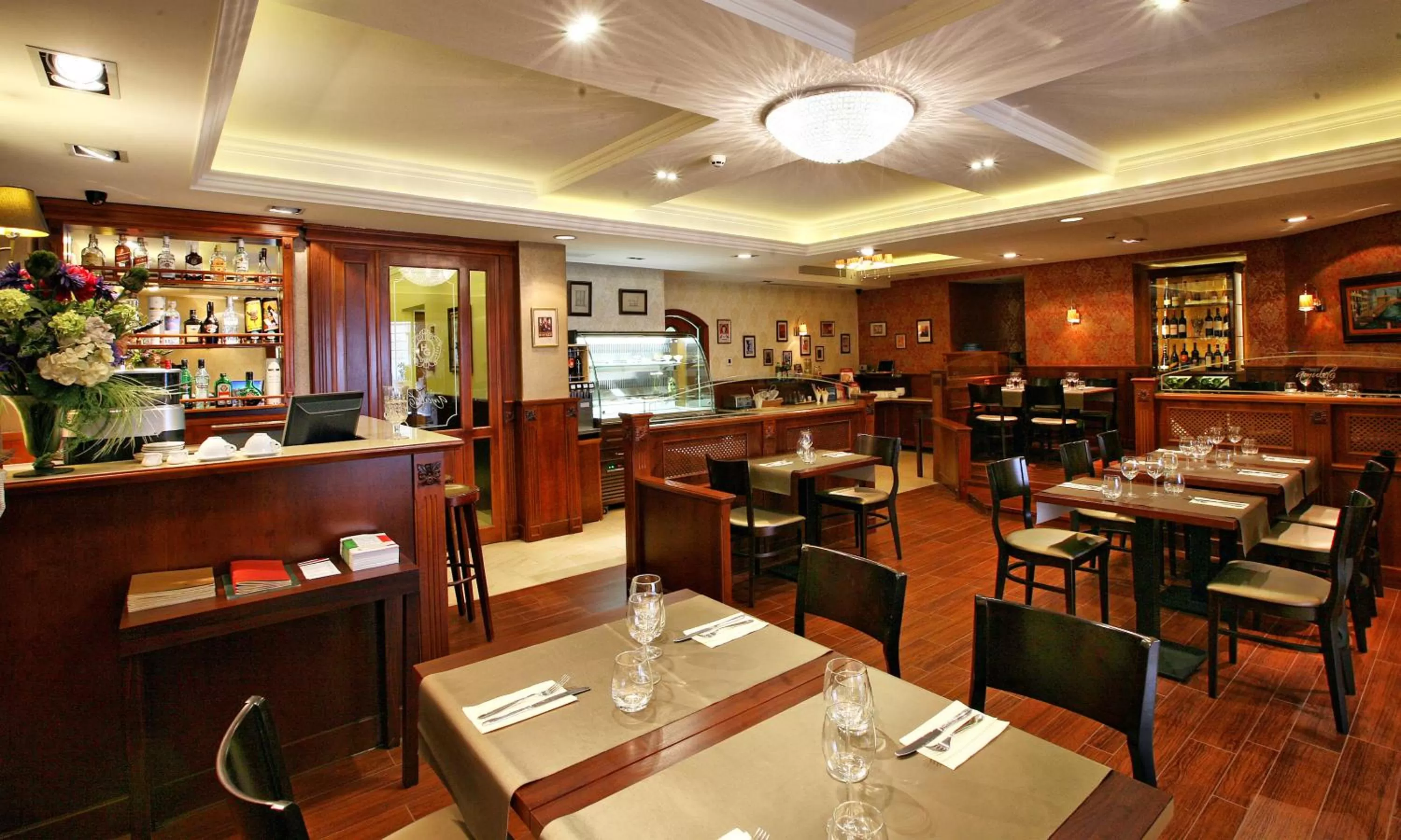 Restaurant/places to eat in Gold Hotel Budapest