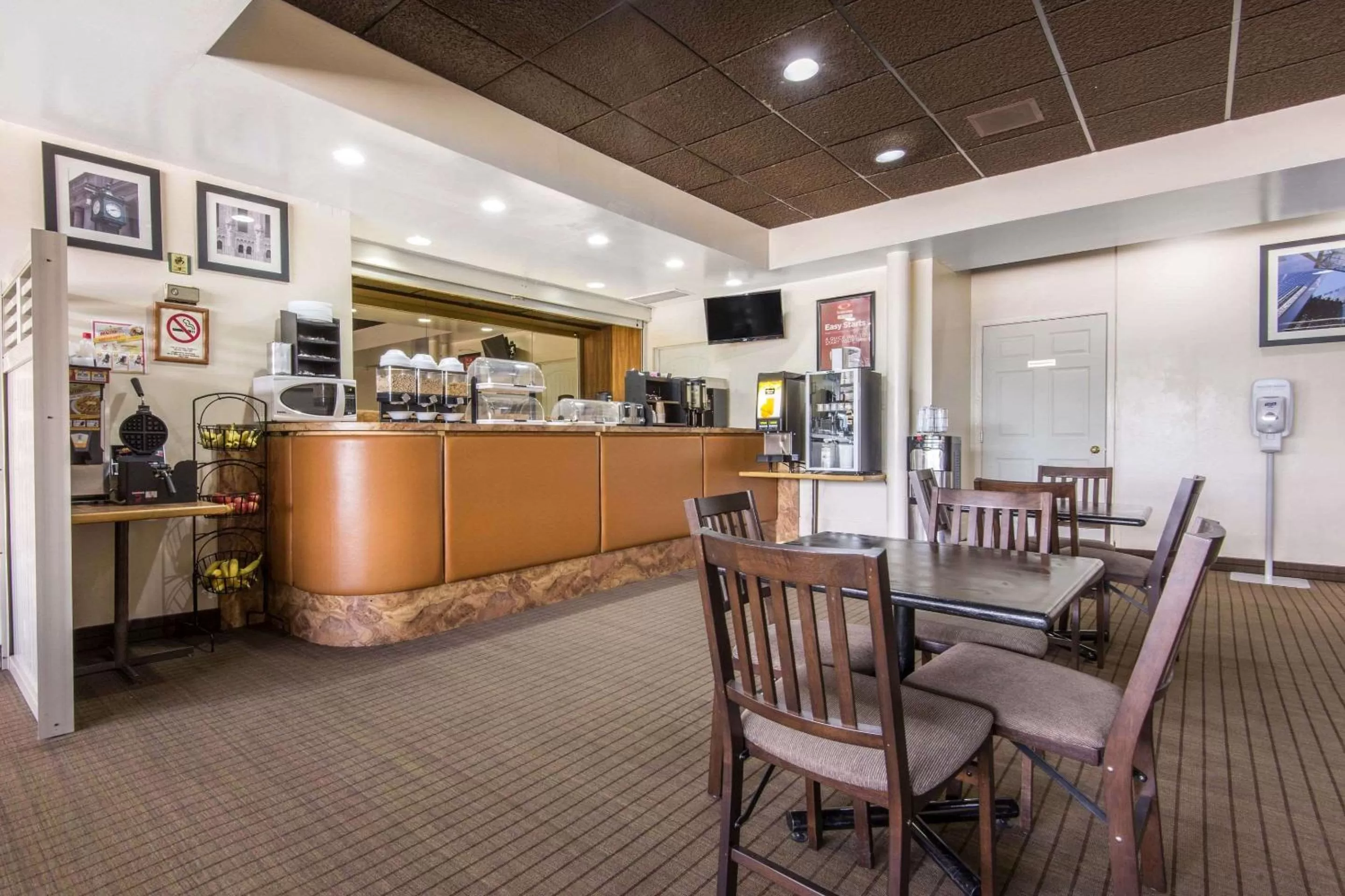 Restaurant/places to eat in Econo Lodge