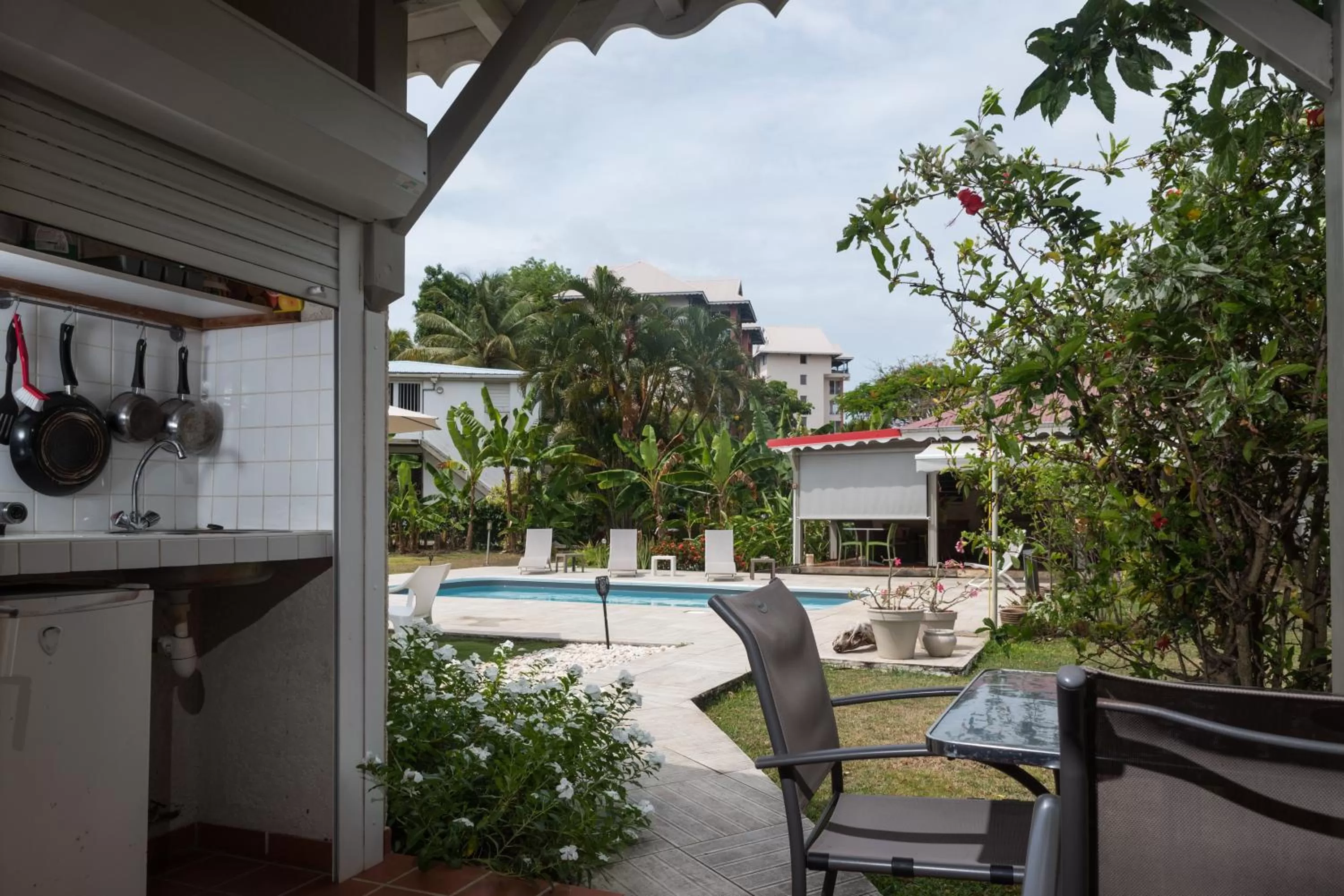Patio in Hôtel Les Bananiers