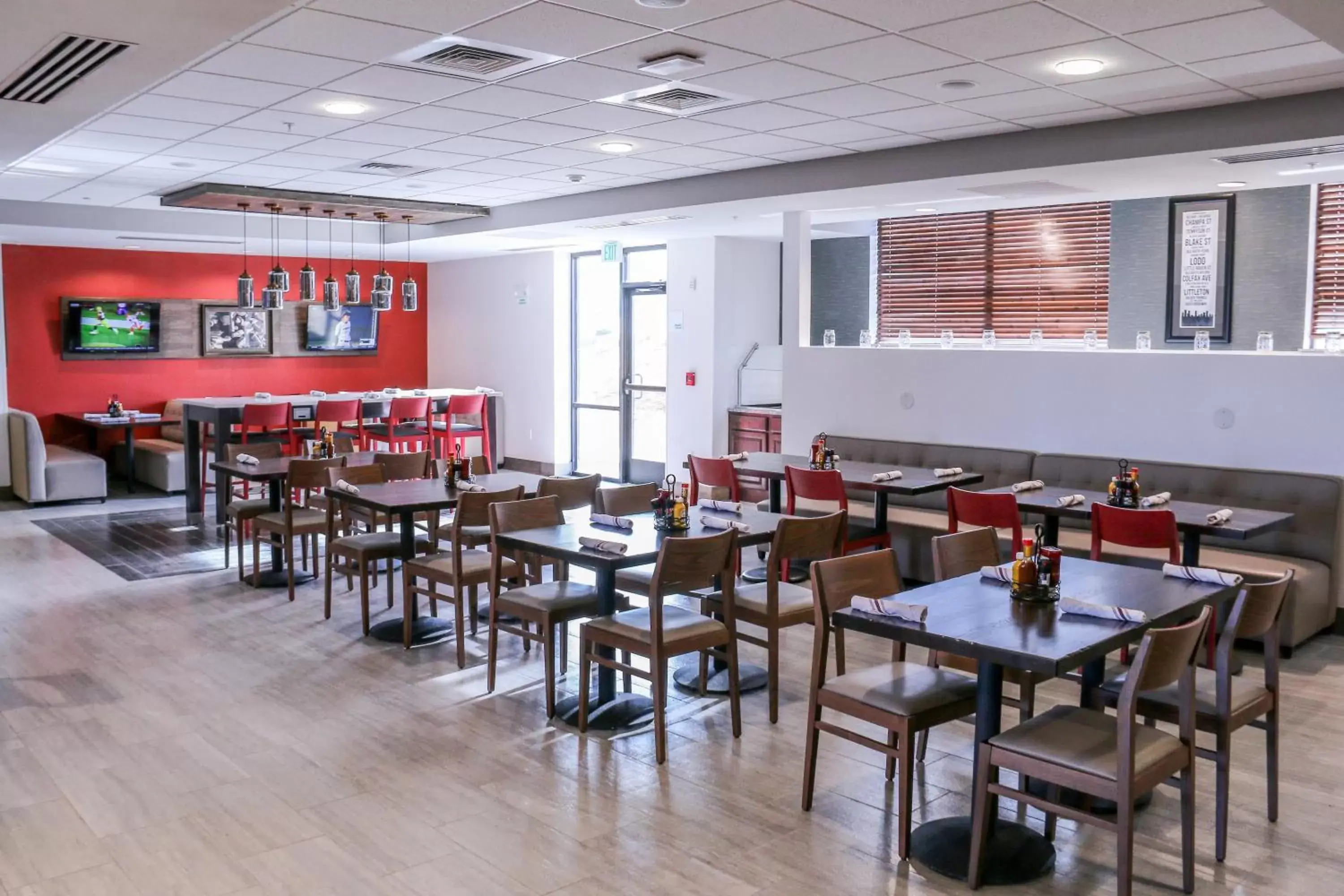 Restaurant/places to eat in Holiday Inn & Suites Denver Tech Center-Centennial by IHG Restaurant/places to eat in Holiday Inn & Suites Denver Tech Center-Centennial by IHG