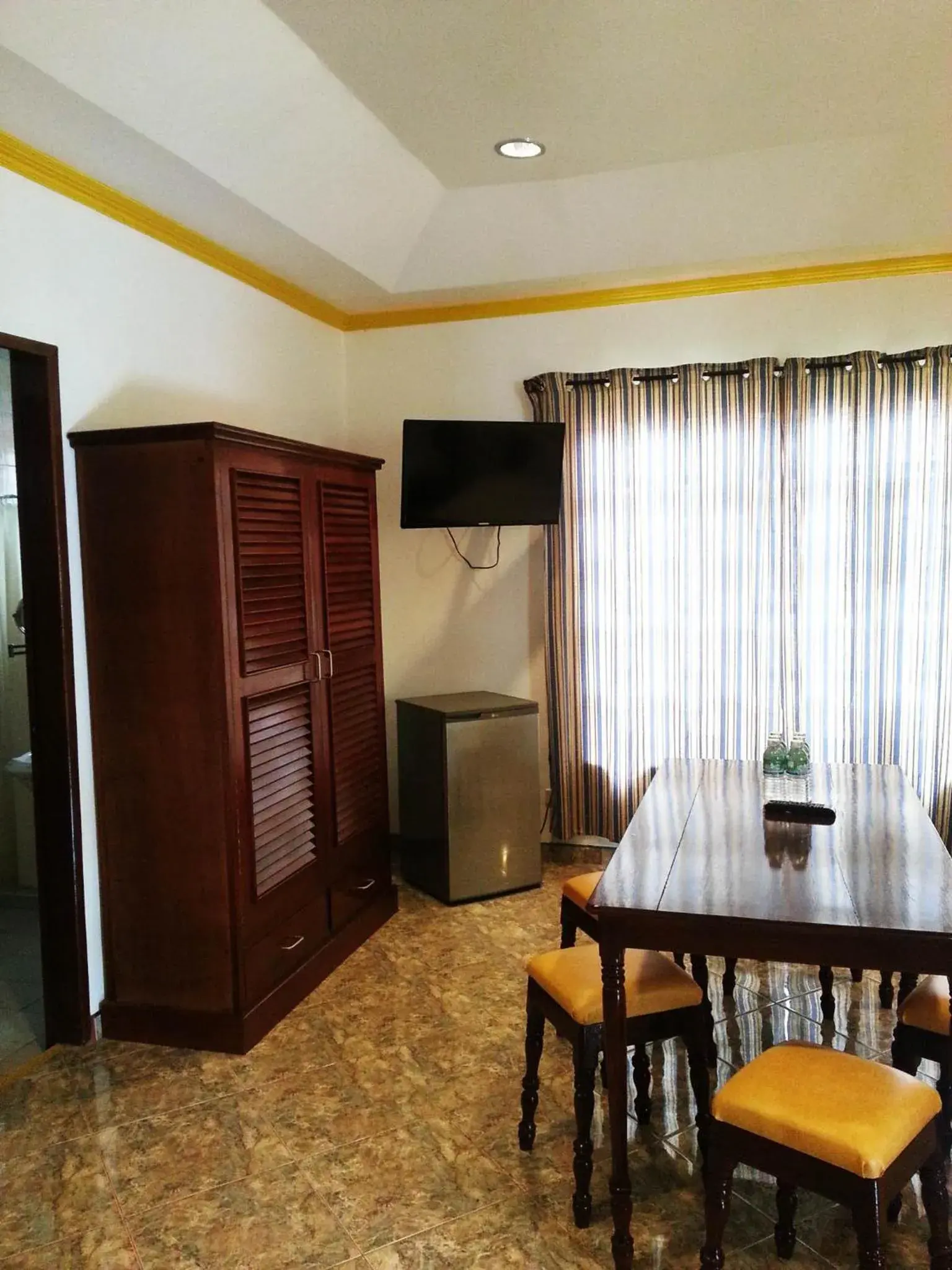 Dining area, TV/Entertainment Center in Dolce Vita Hotel