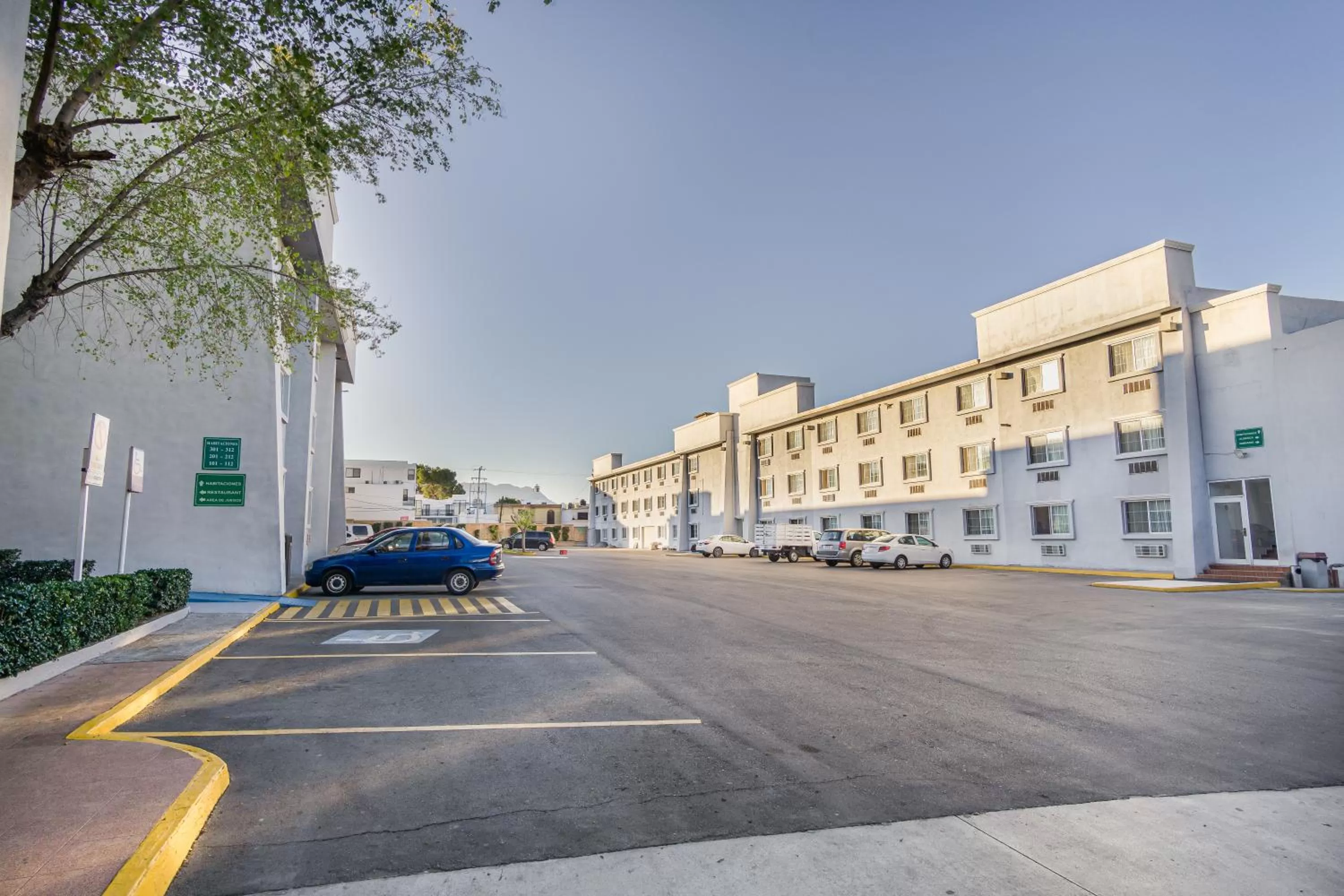 Property Building in Quality Inn & Suites Saltillo Eurotel