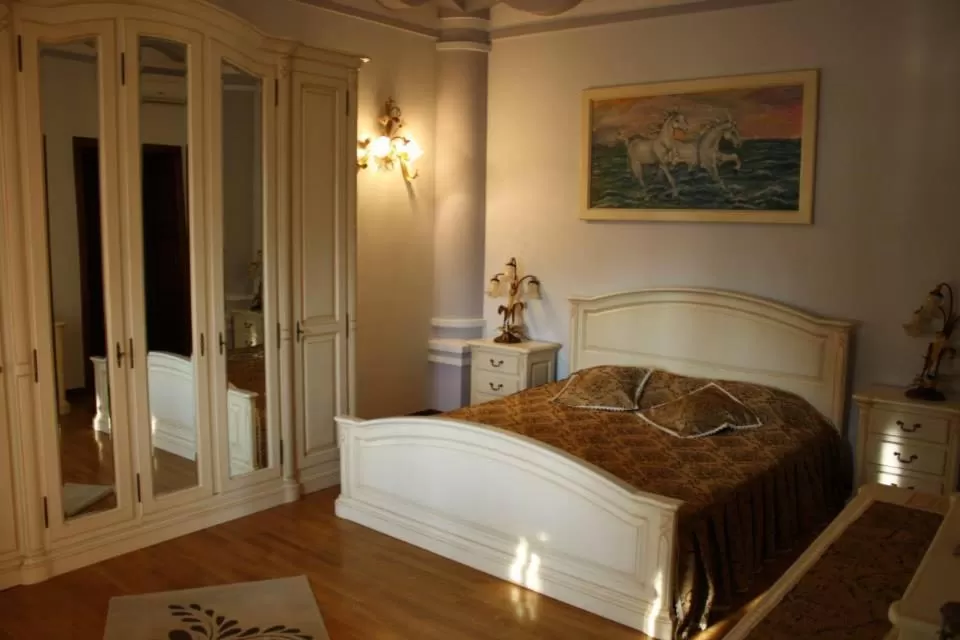 Bed in Pensiunea Trei Pini