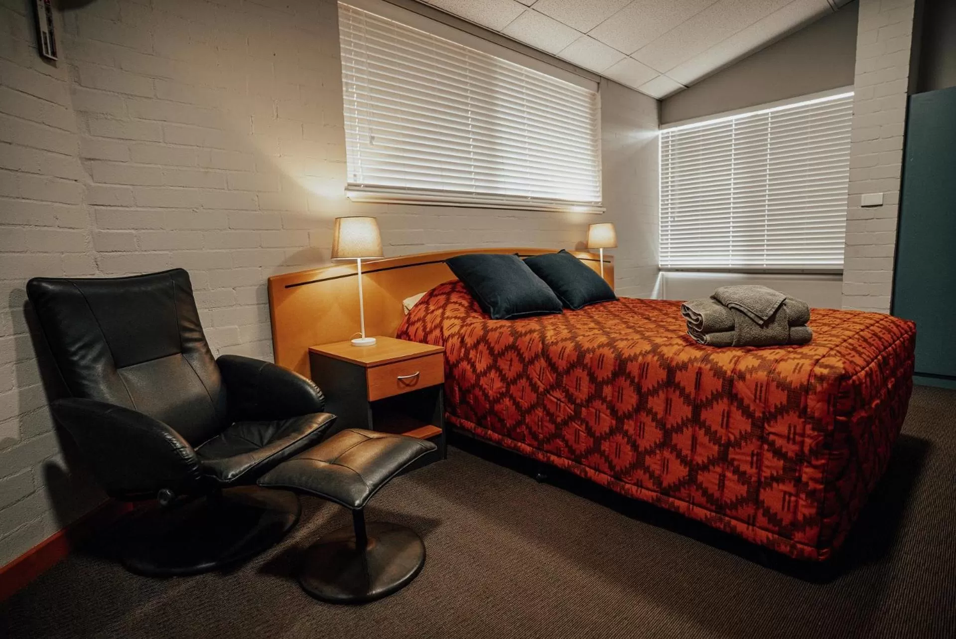 Bedroom in Seasons Hotel Newman