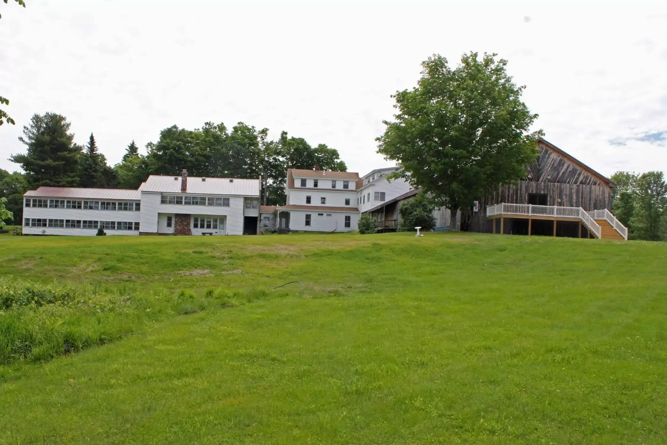 Property Building in Lake Shore Farm Inn