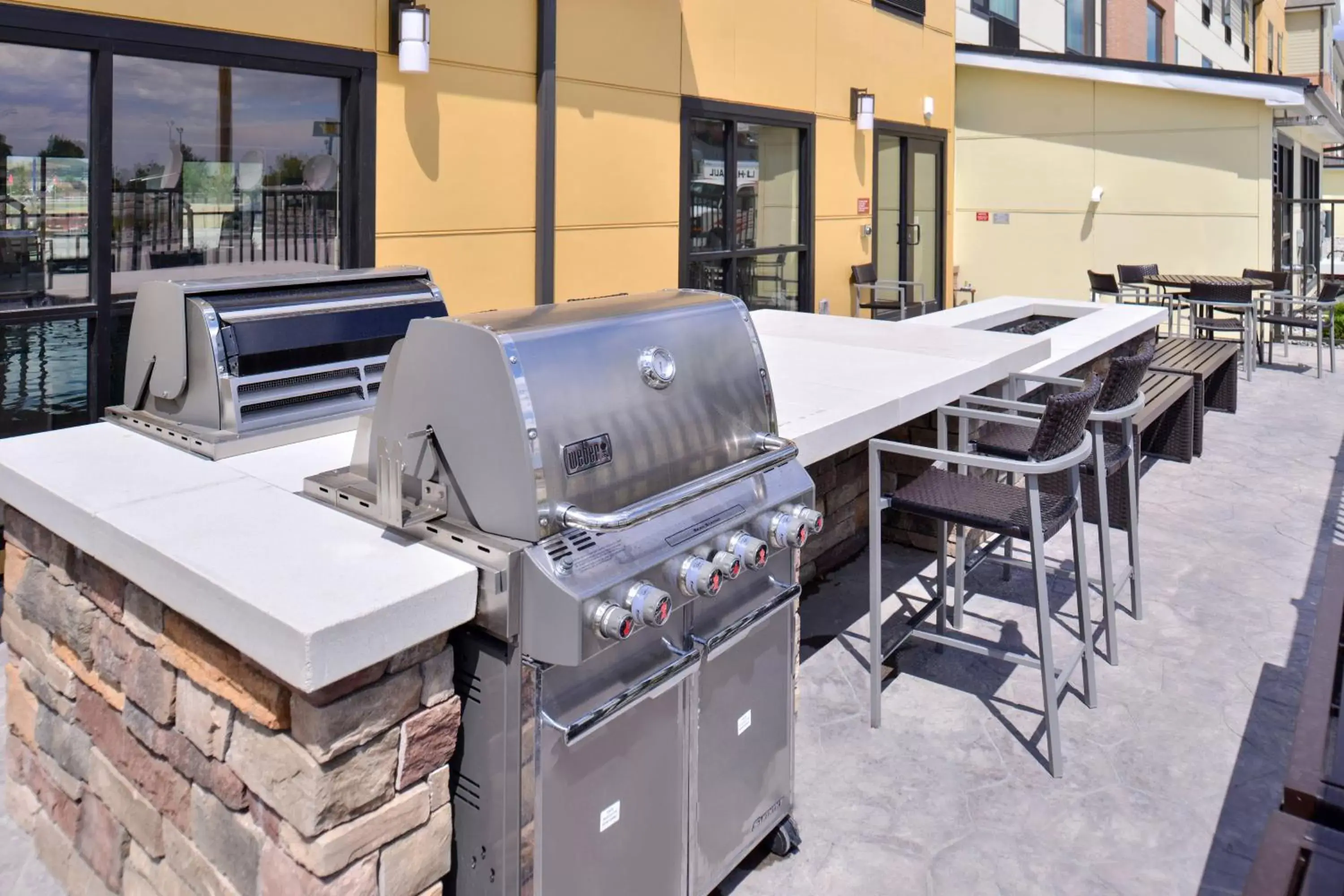 Restaurant/places to eat, BBQ Facilities in TownePlace Suites by Marriott Gillette