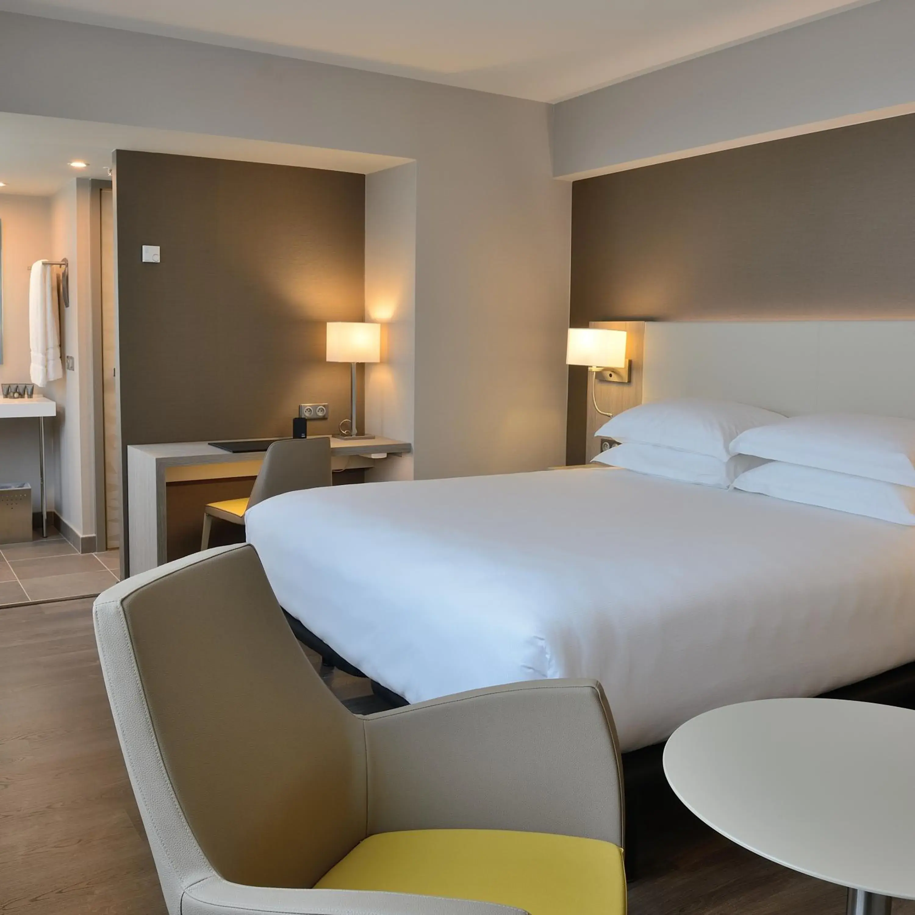 Photo of the whole room, Bed in AC Hotel by Marriott Marseille Prado Vélodrome