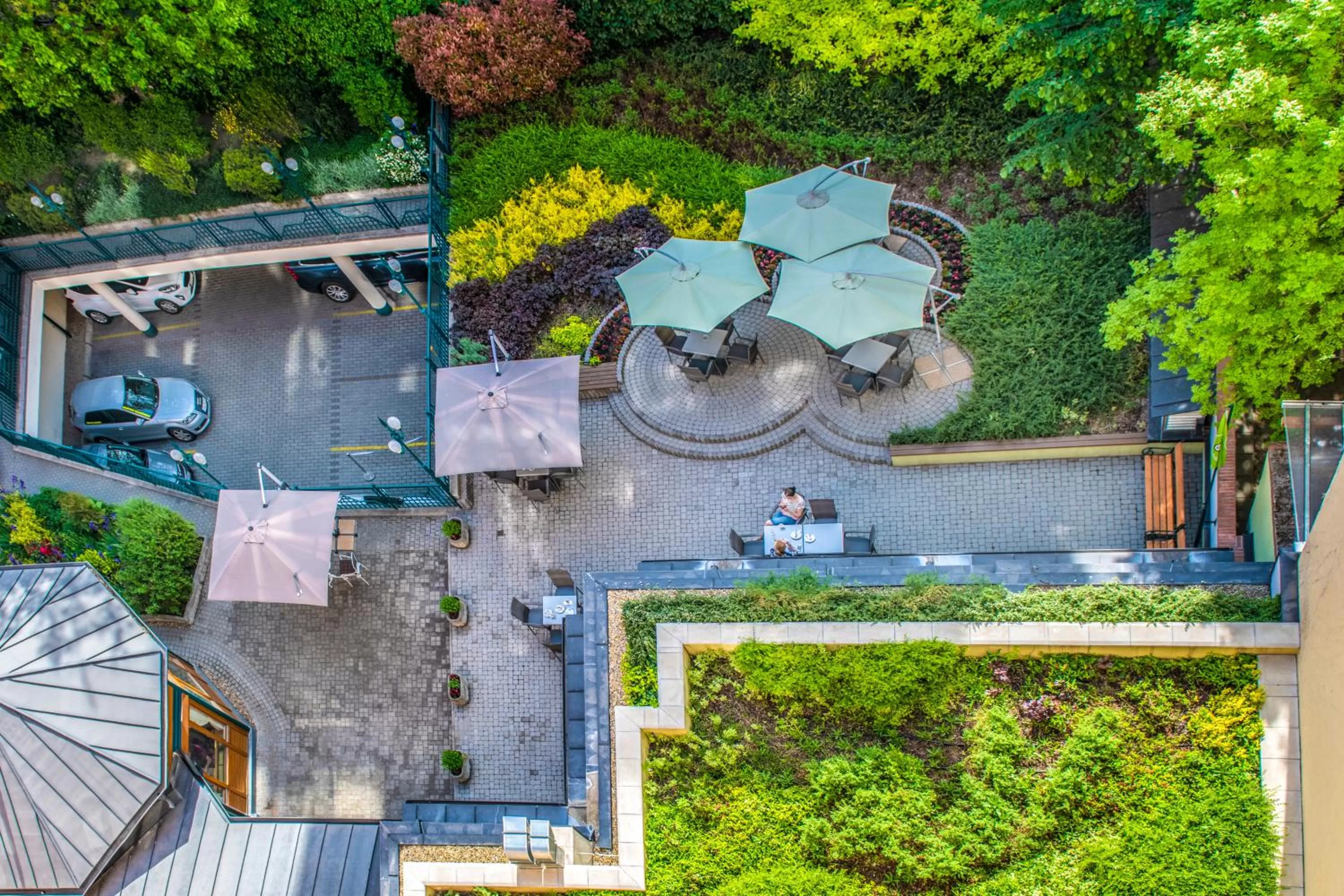 Restaurant/places to eat in Corvin Hotel Budapest Sissi Wing