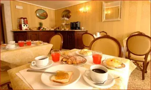 Breakfast, Restaurant/Places to Eat in Hotel Canal & Walter