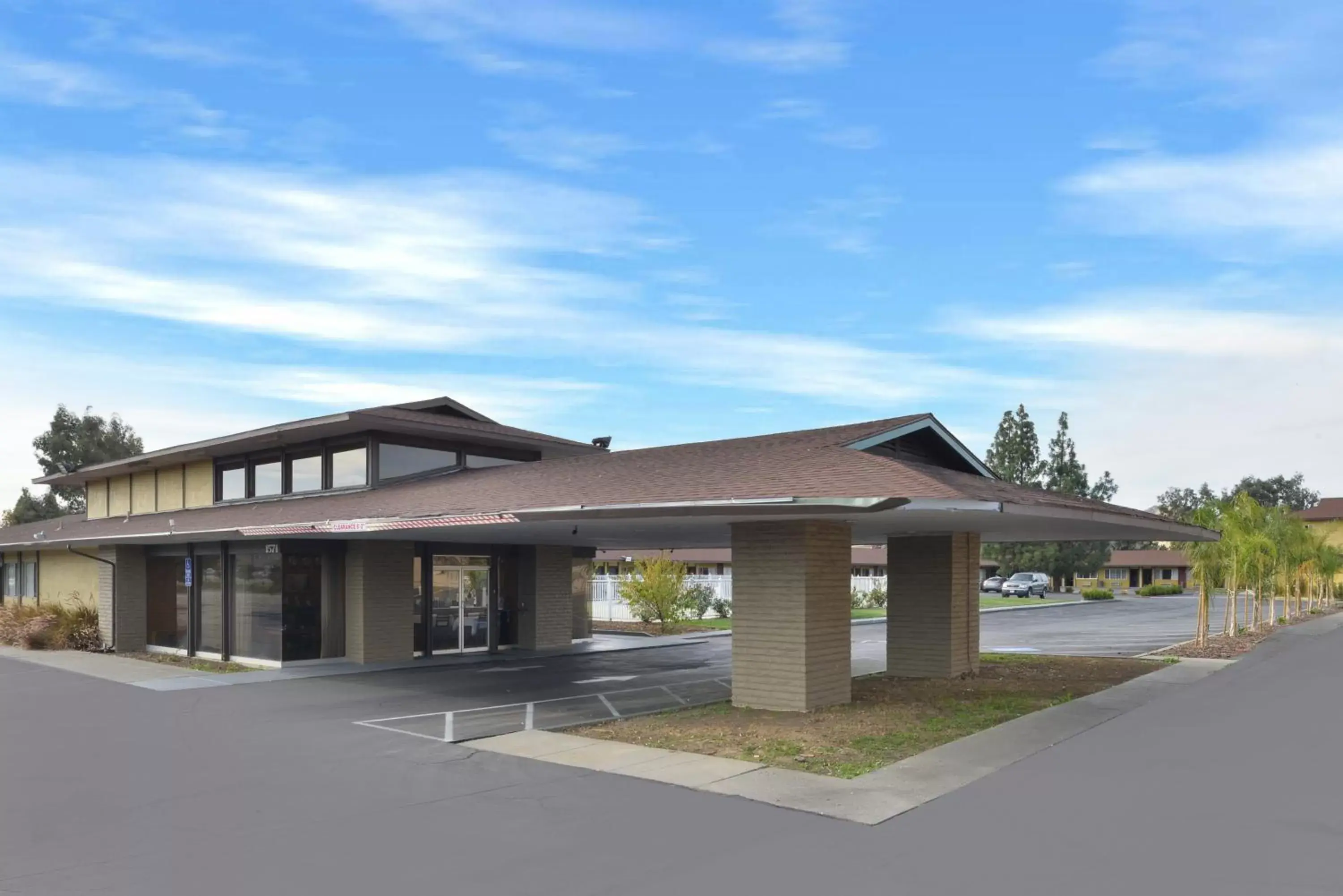 Facade/entrance, Property Building in Americas Best Value Inn Vacaville