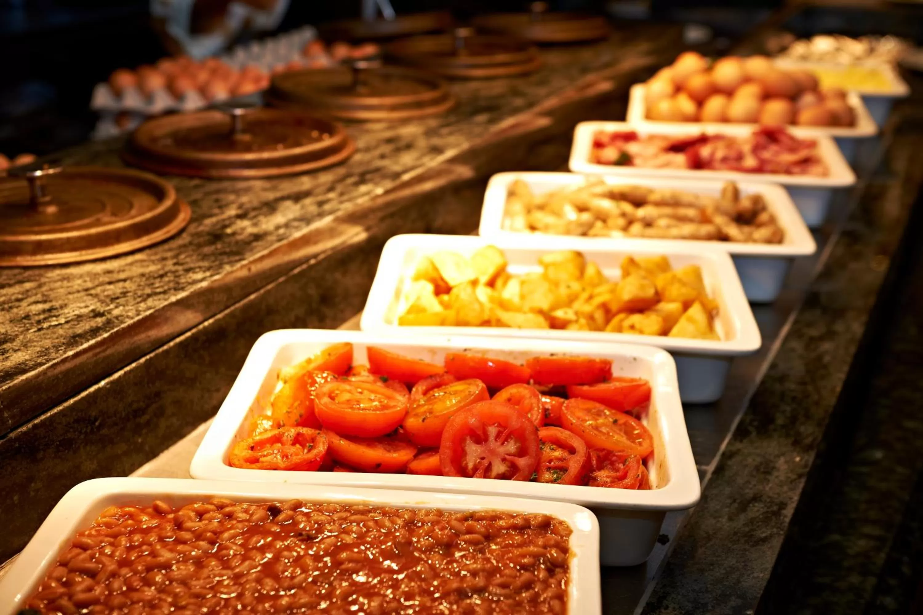 Food and drinks in Metcourt at Emperors Palace