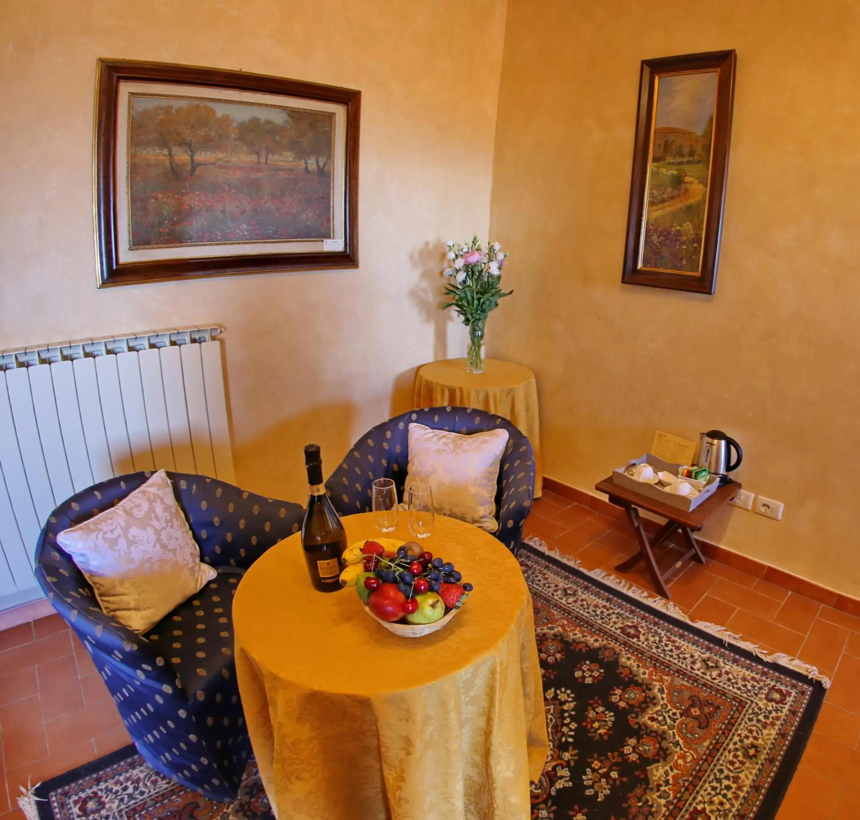 Food and drinks, Seating Area in Hotel Italia Cortona