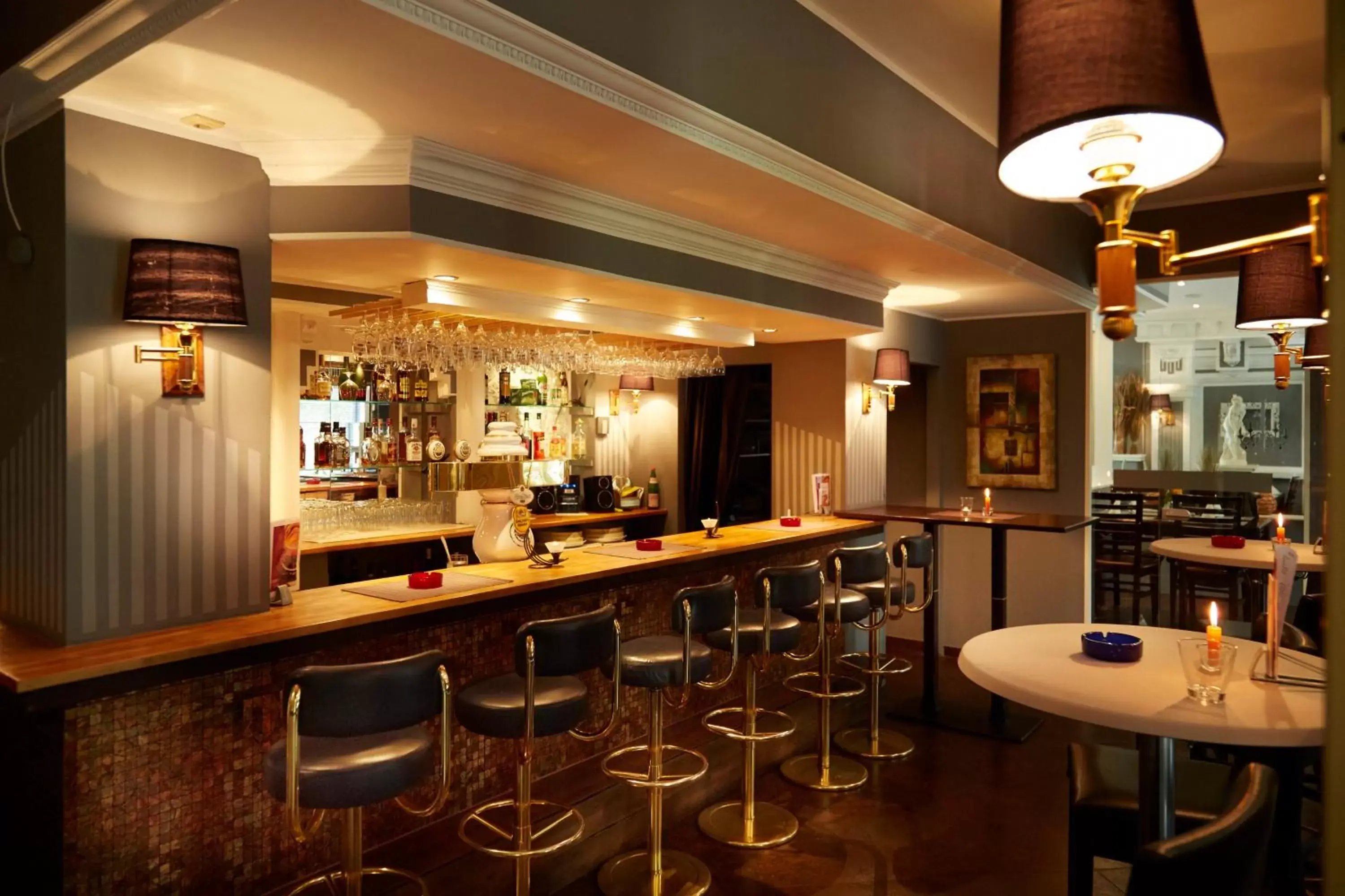 Lounge or bar in Hotel Plöner See by Tulip Inn Lounge or bar in Hotel Plöner See by Tulip Inn