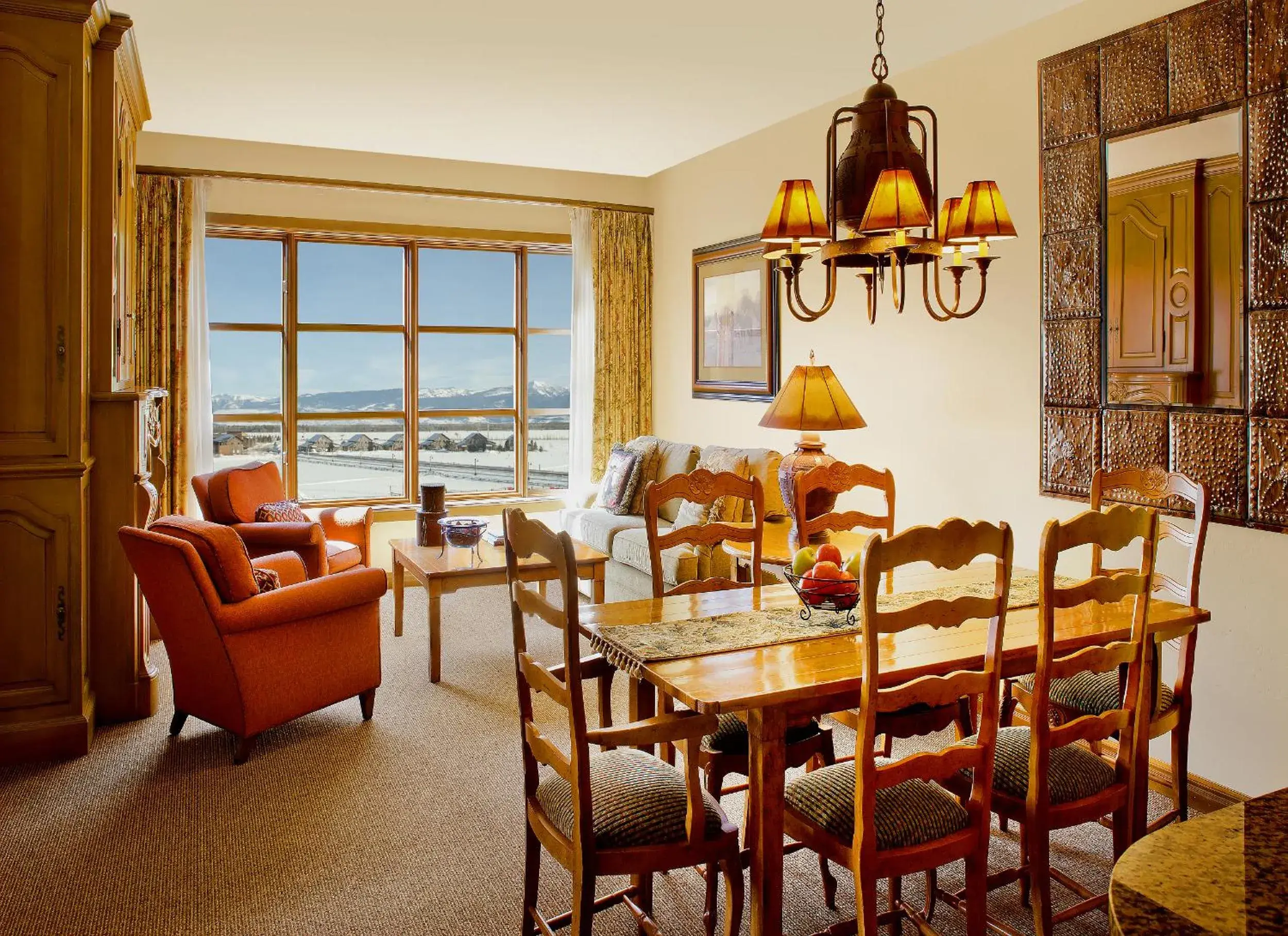 TV and multimedia in Snake River Lodge TV and multimedia in Snake River Lodge