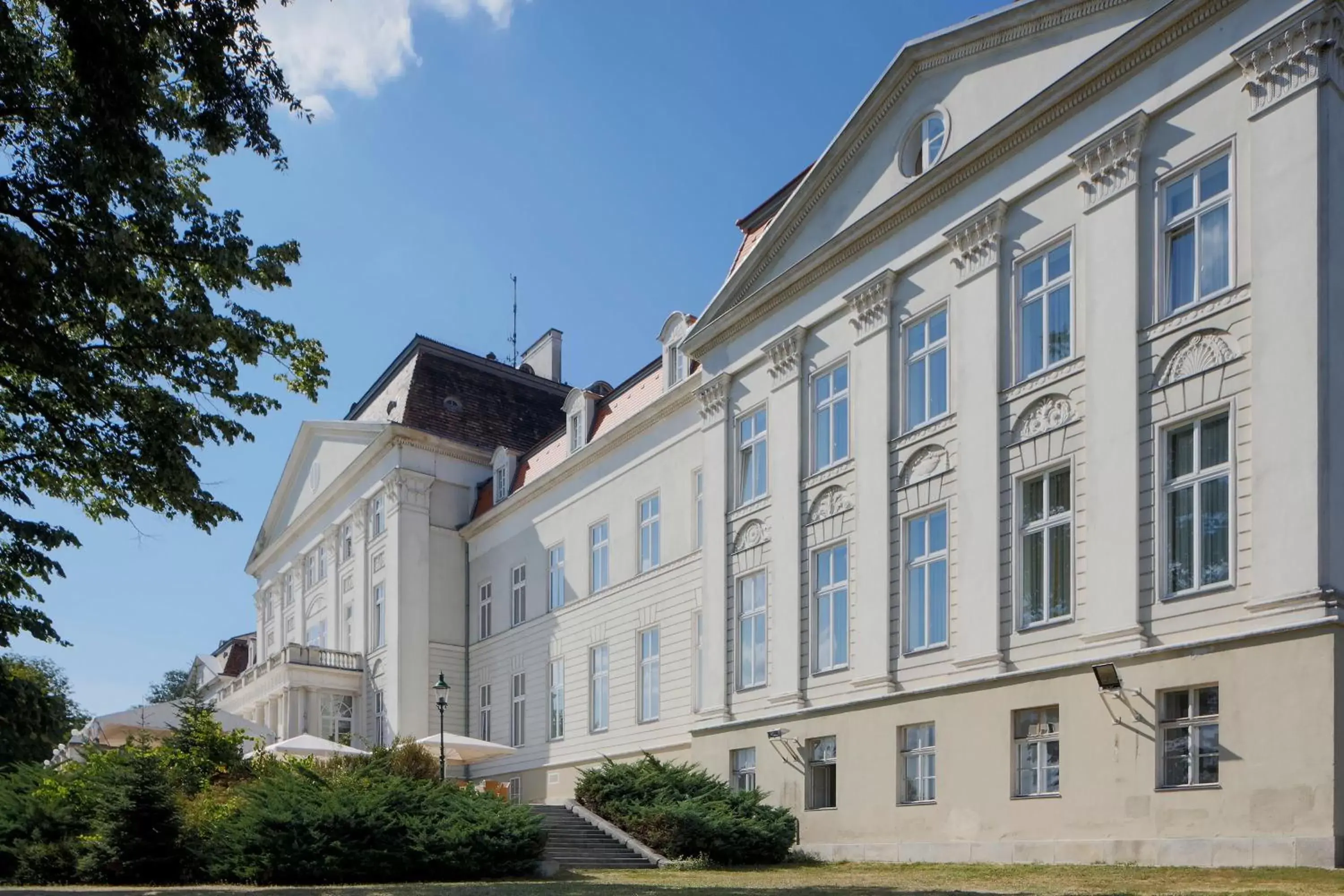 Property Building in Austria Trend Hotel Schloss Wilhelminenberg Wien