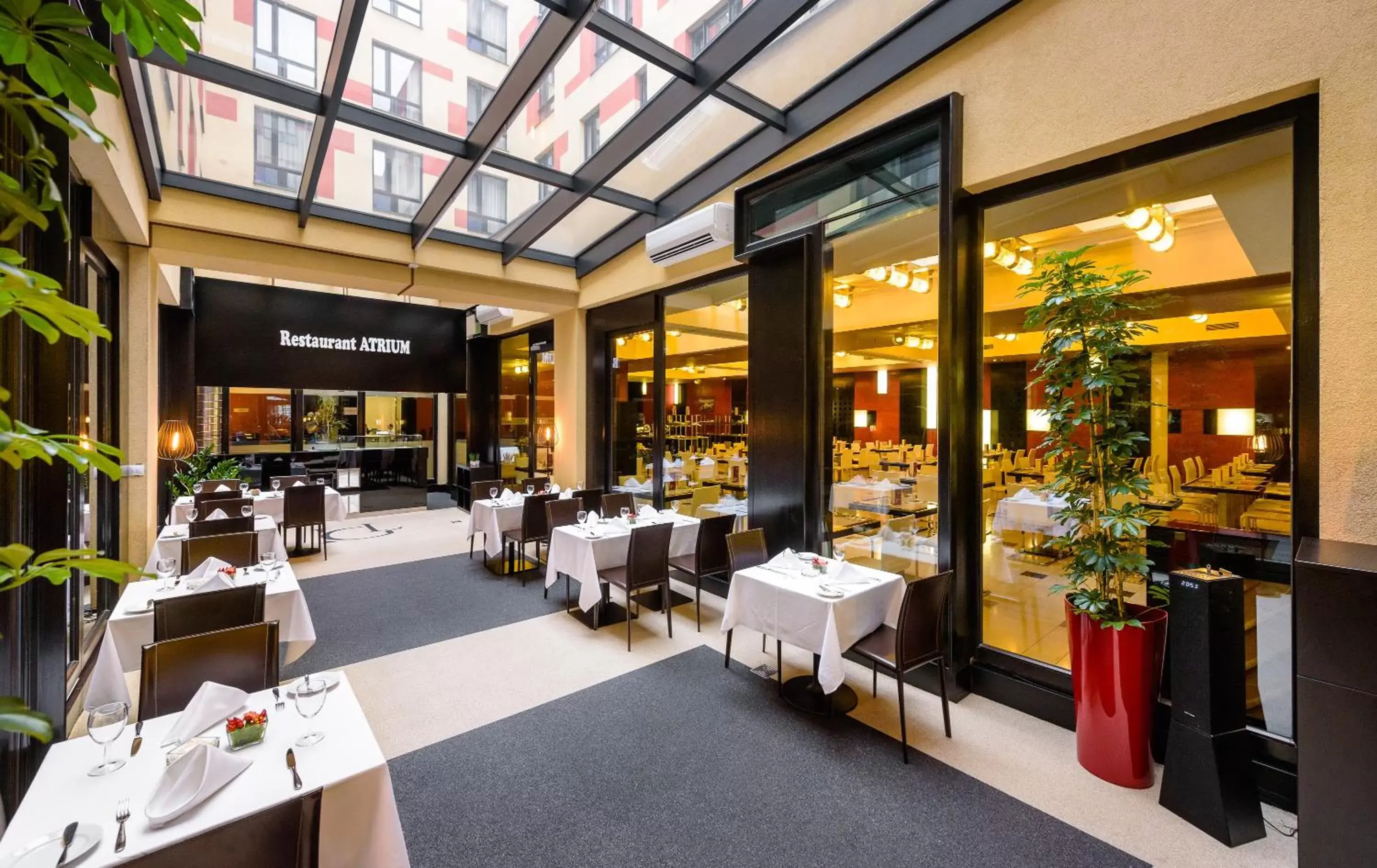 Restaurant/Places to Eat in Grand Majestic Hotel Prague