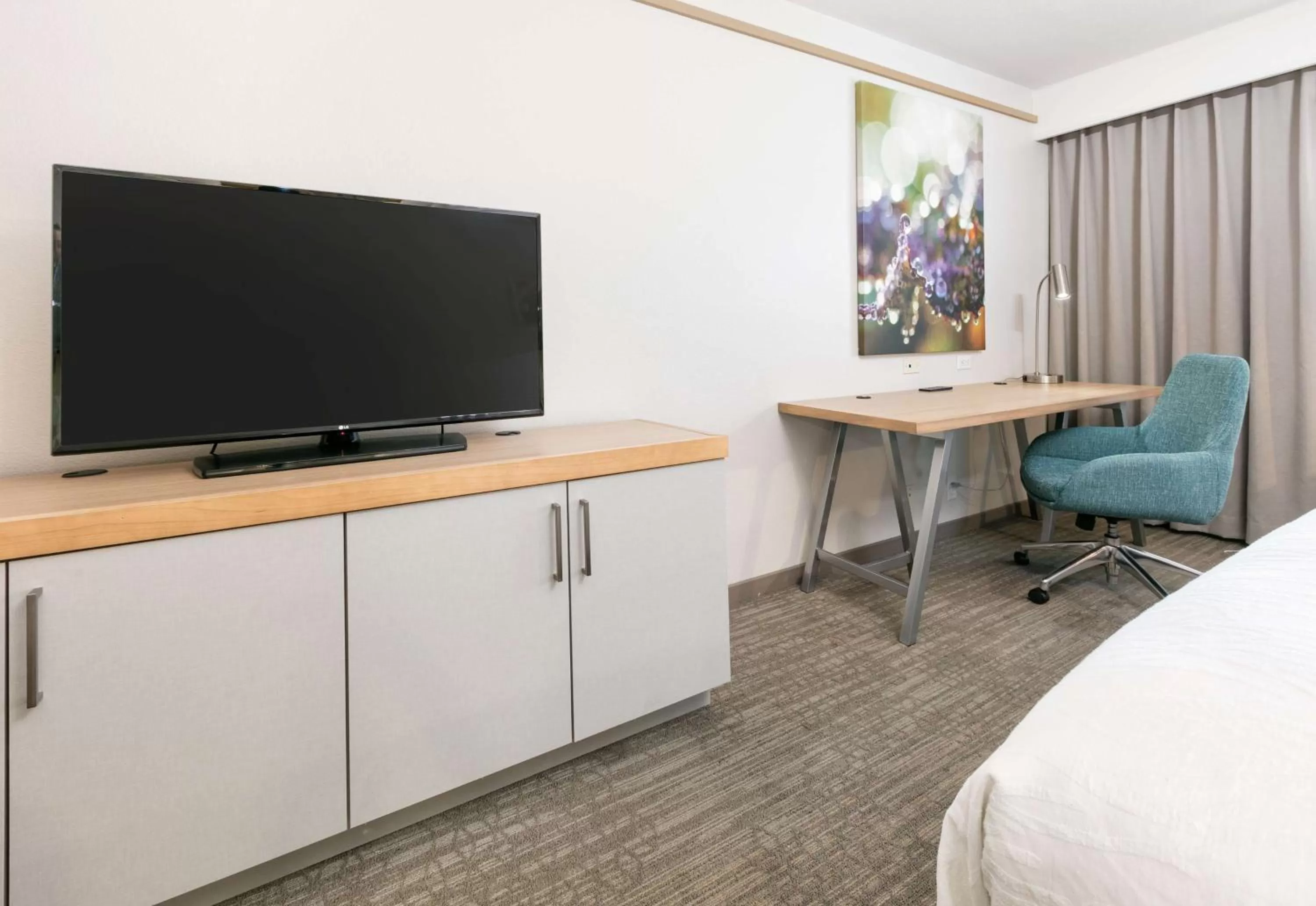 Bedroom, Bed in Hilton Garden Inn Irvine East/Lake Forest