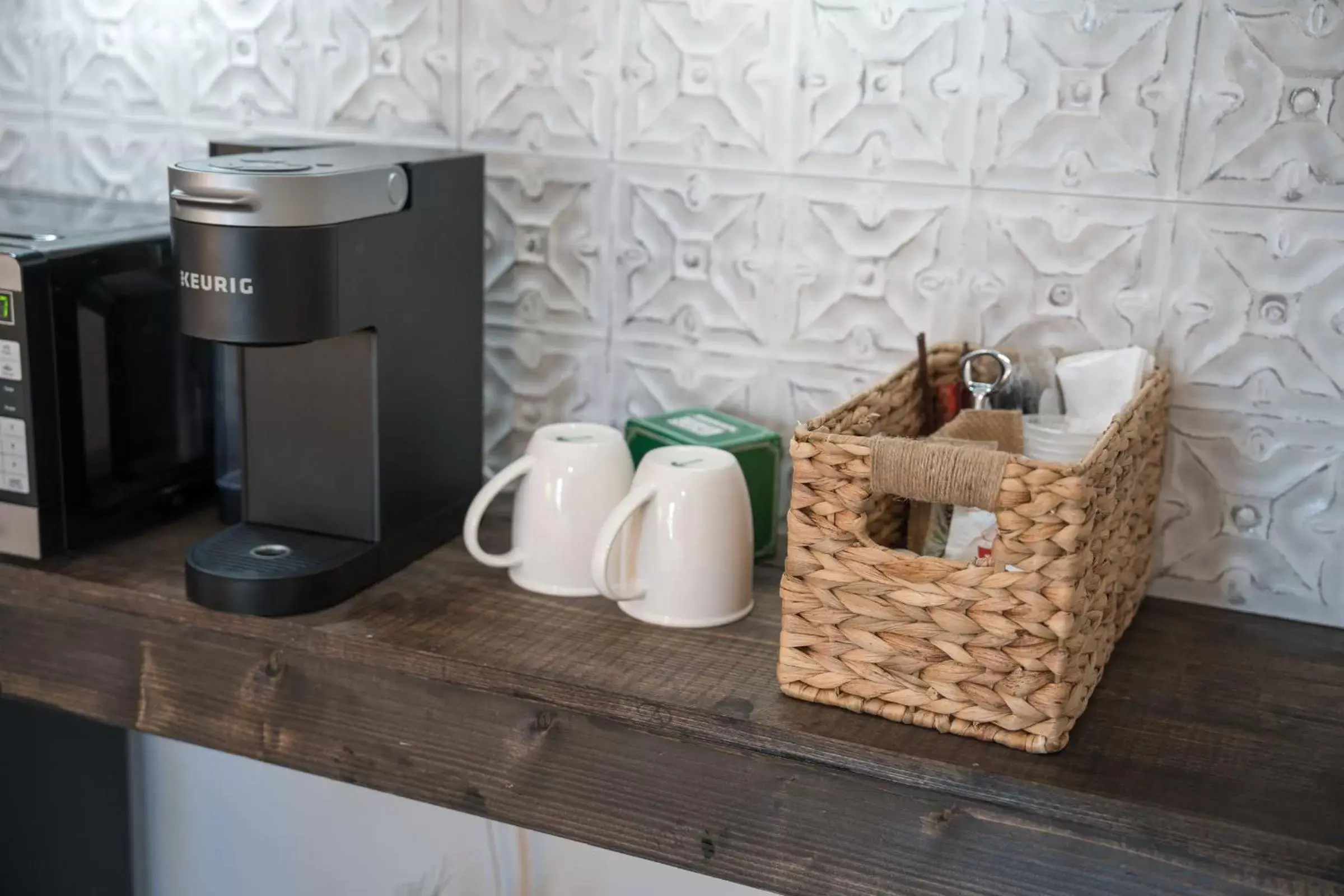 Coffee/Tea Facilities in The Victorian Inn Blowing Rock