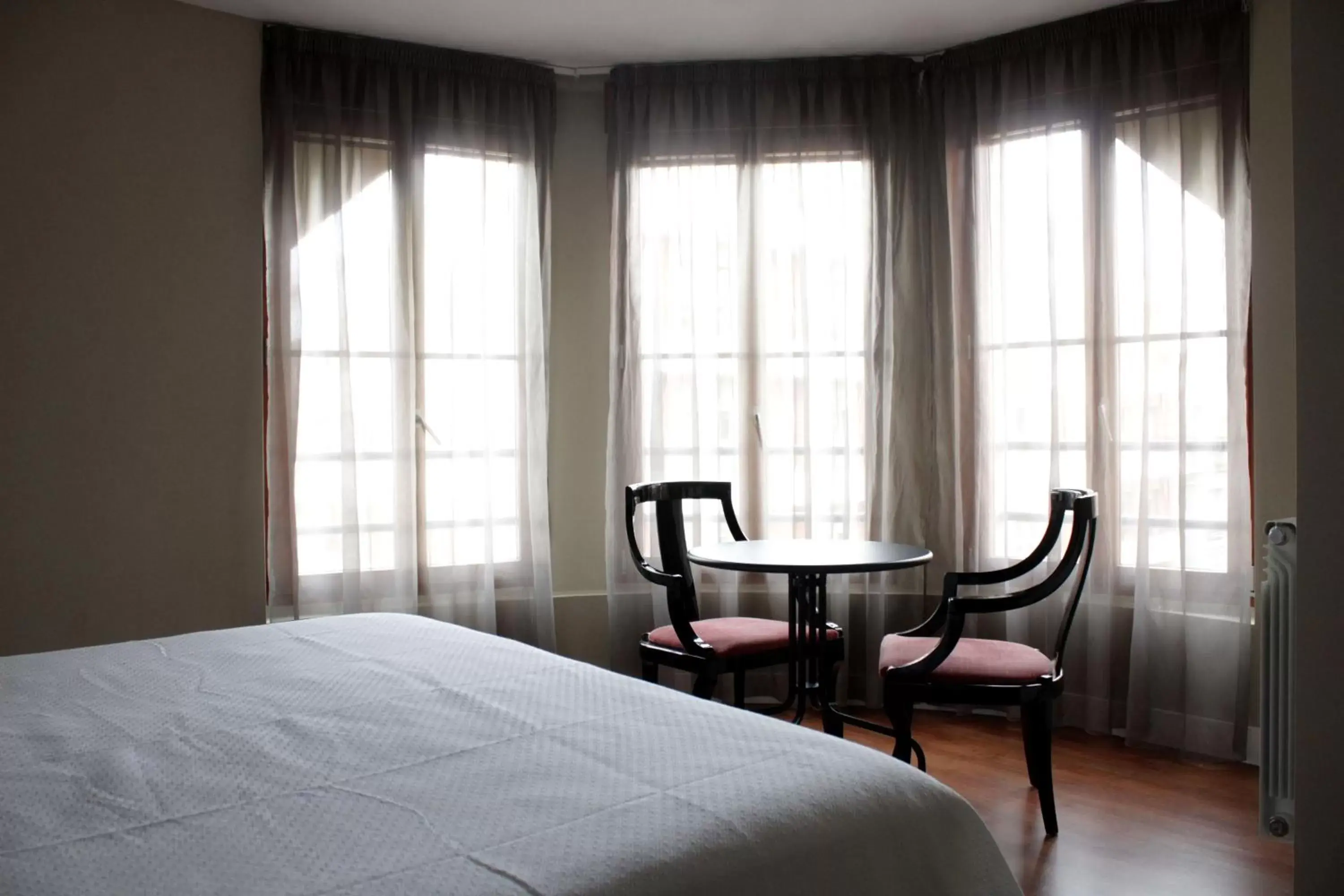 Photo of the whole room, Bed in Hotel Boutique Rosal Oviedo