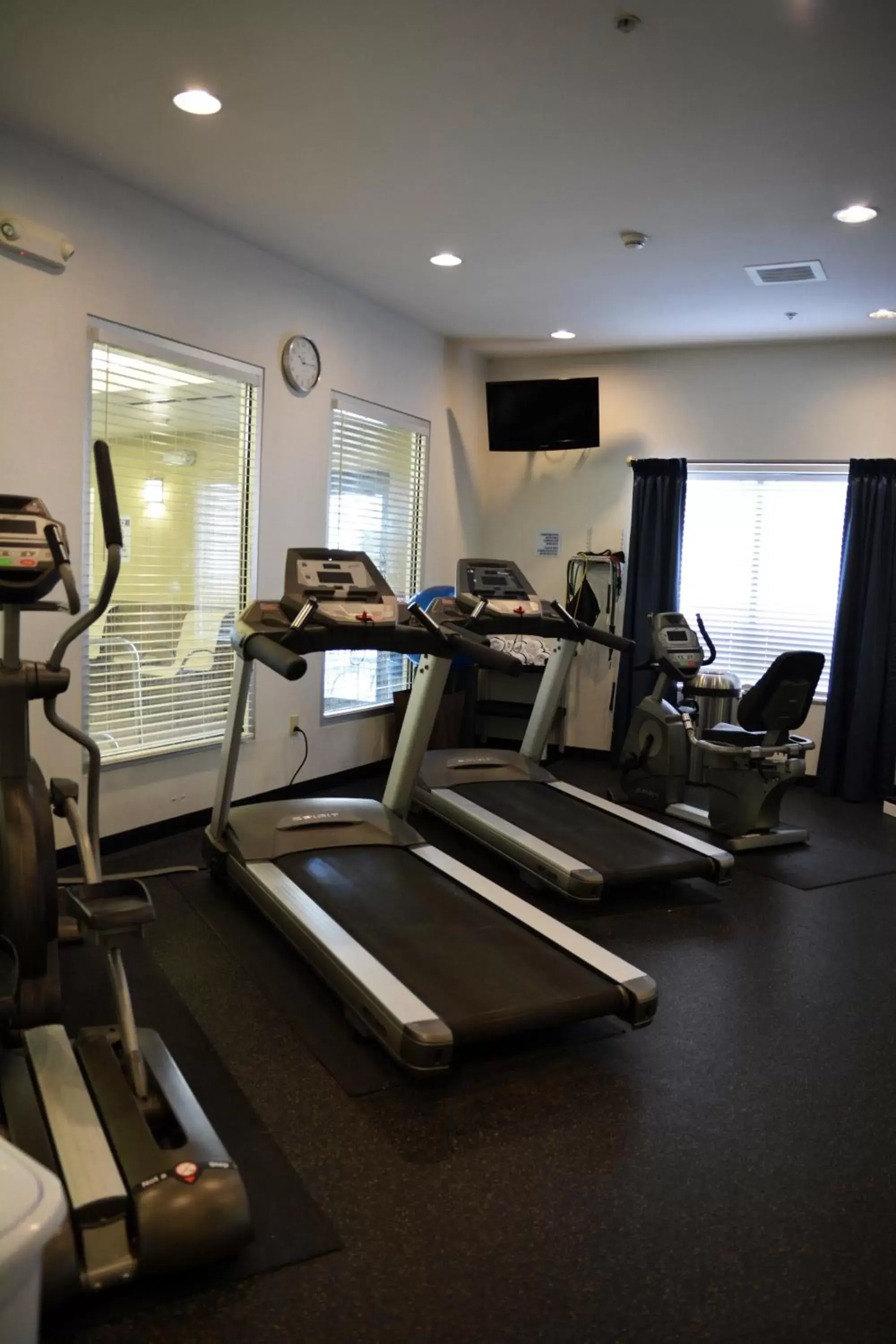 Fitness centre/facilities, Fitness Center/Facilities in Holiday Inn Express & Suites Youngstown West I 80, an IHG Hotel