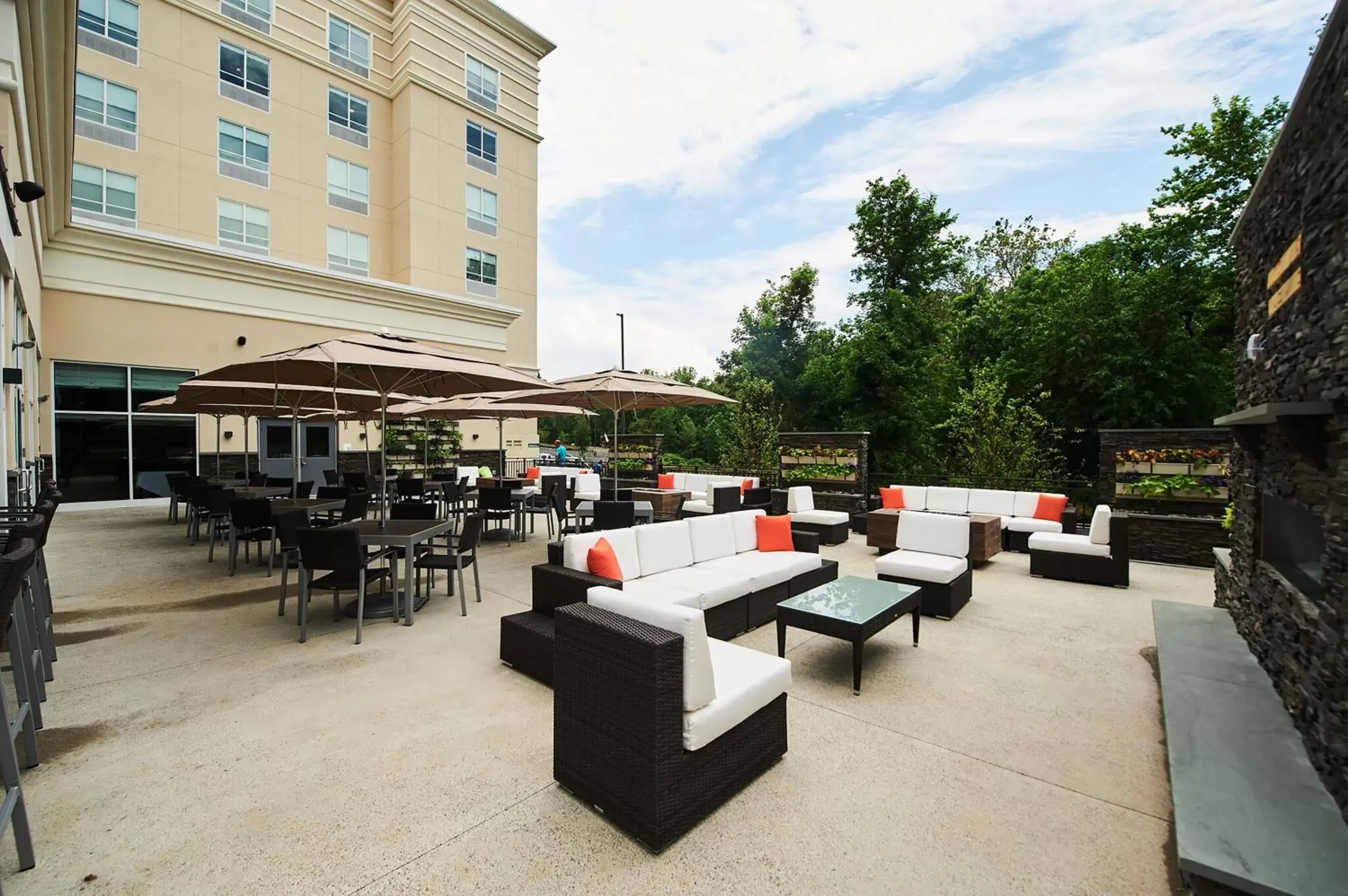 Property building in Holiday Inn & Suites Philadelphia W - Drexel Hill, an IHG Hotel