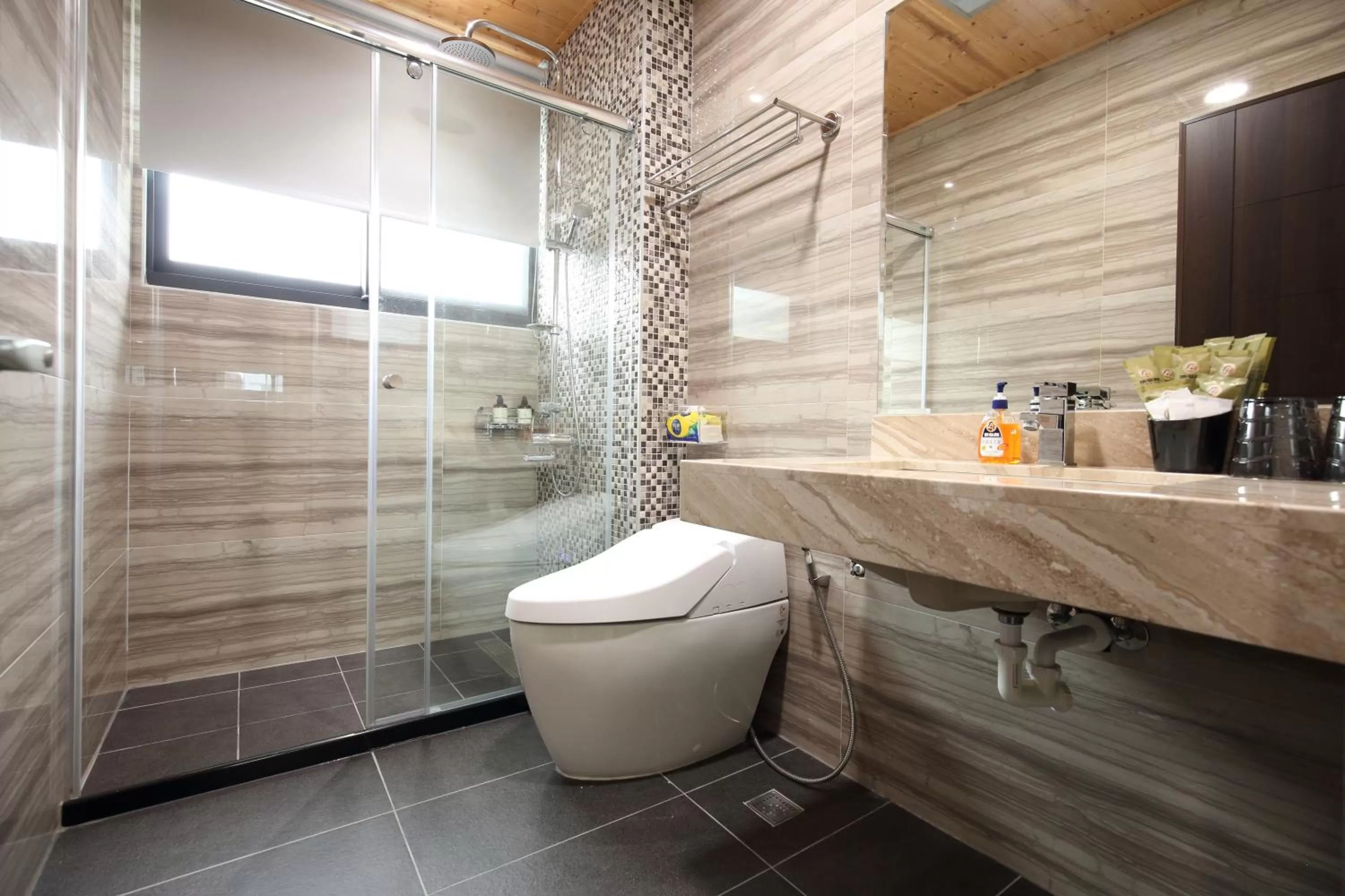 Shower in 52 travelers home (with elevator)