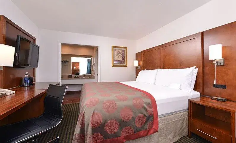 Bed in Ramada by Wyndham Mountain View