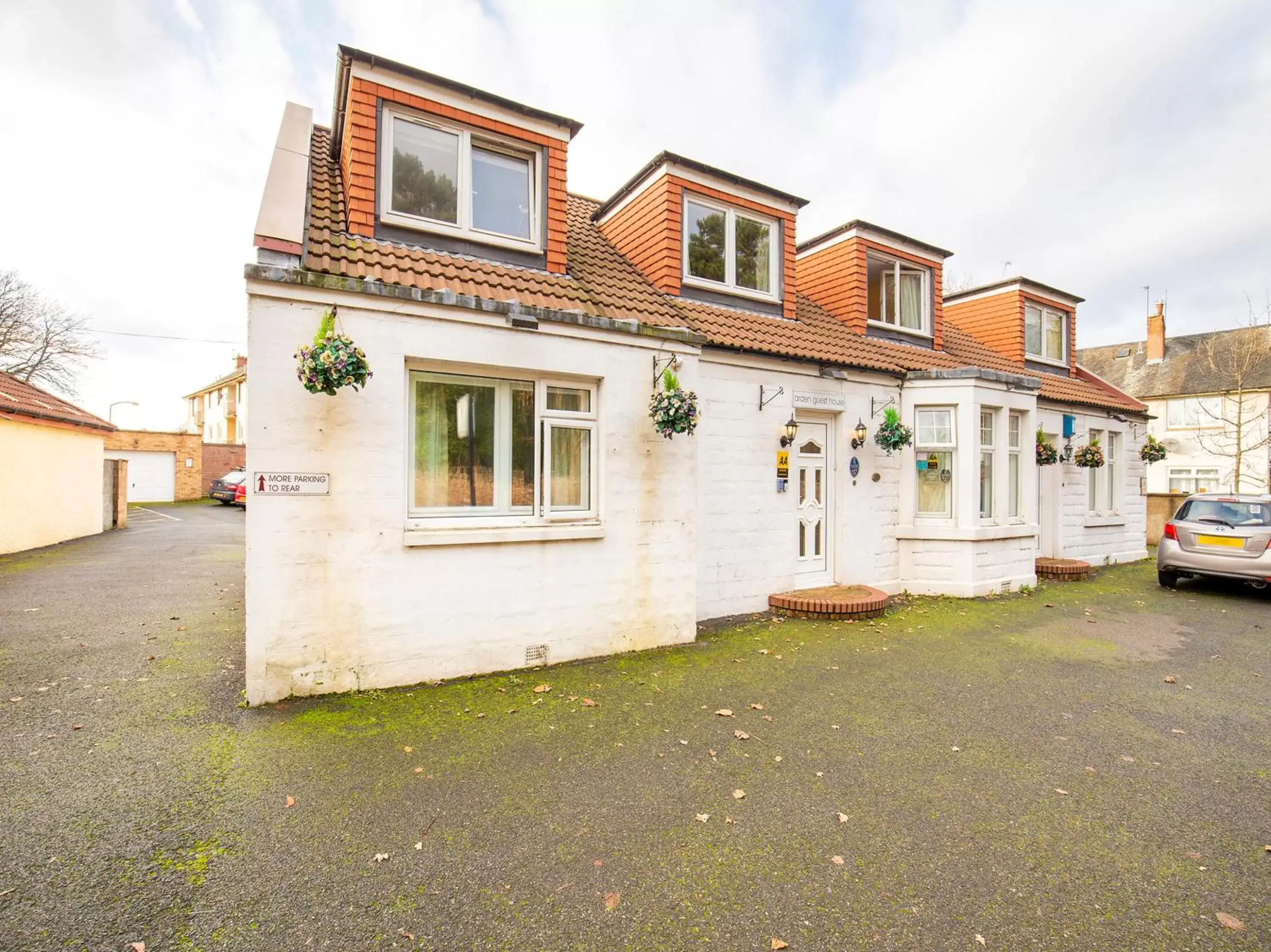 Property Building in OYO Arden Guest House, Craigmillar Castle Edinburgh