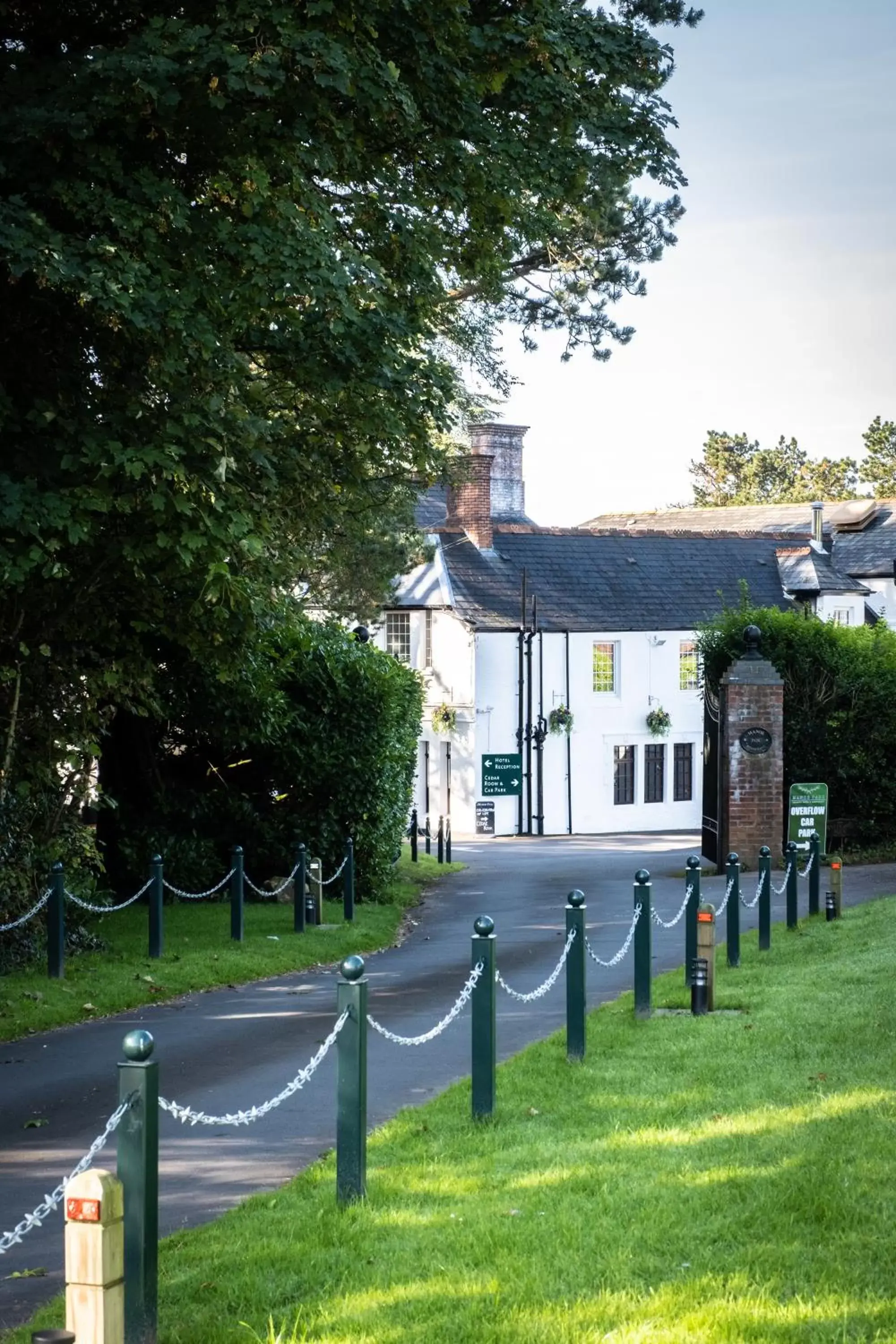 Facade/entrance, Property Building in Manor Parc Hotel