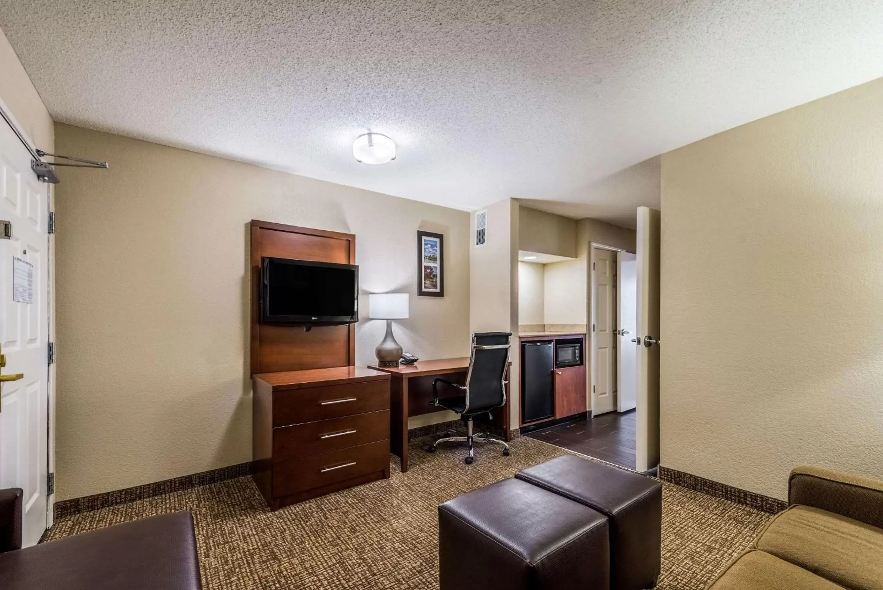 Photo of the whole room, TV/Entertainment Center in Comfort Inn & Suites Dayton North