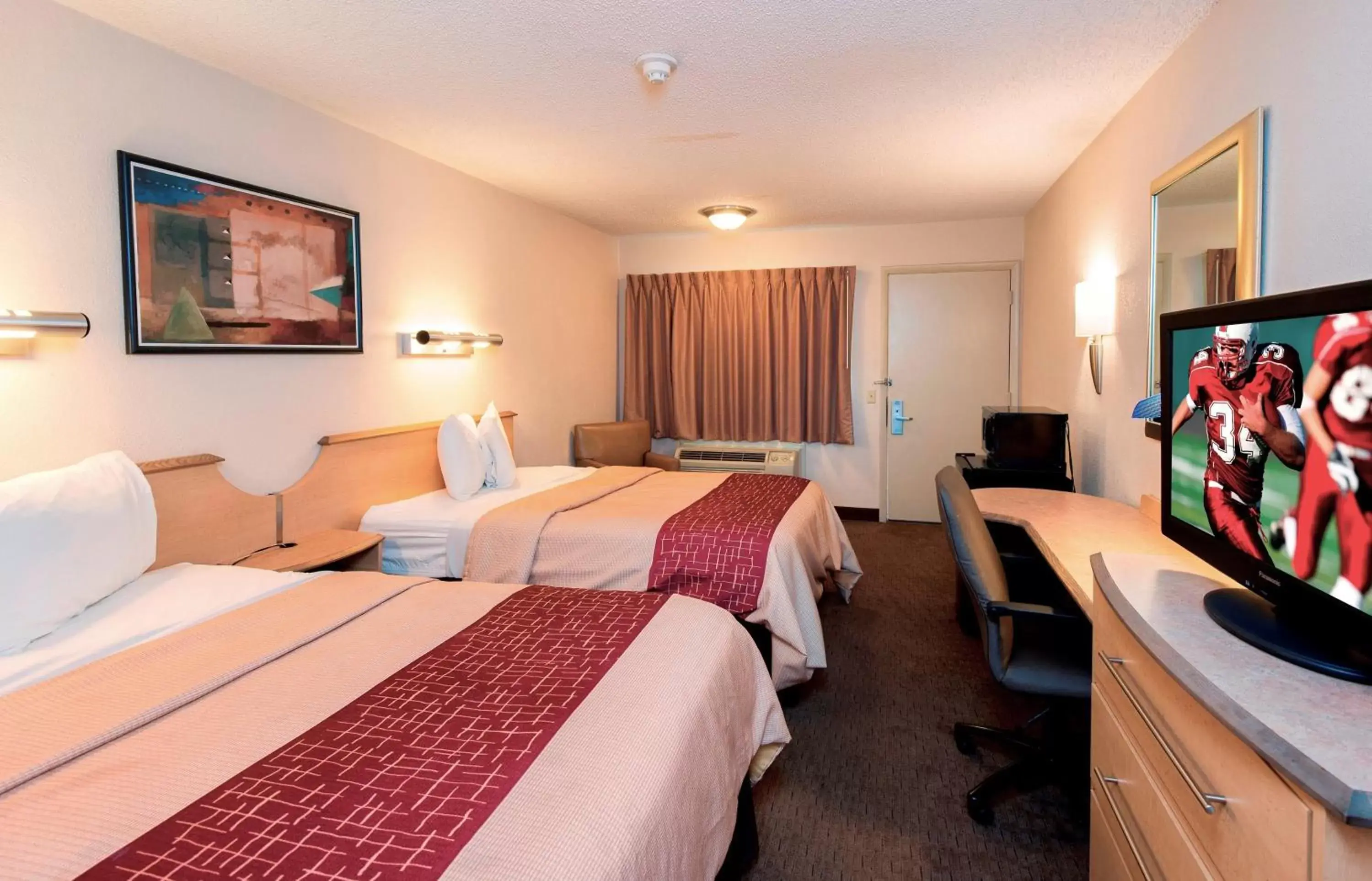 Photo of the whole room in Red Roof Inn San Antonio Airport