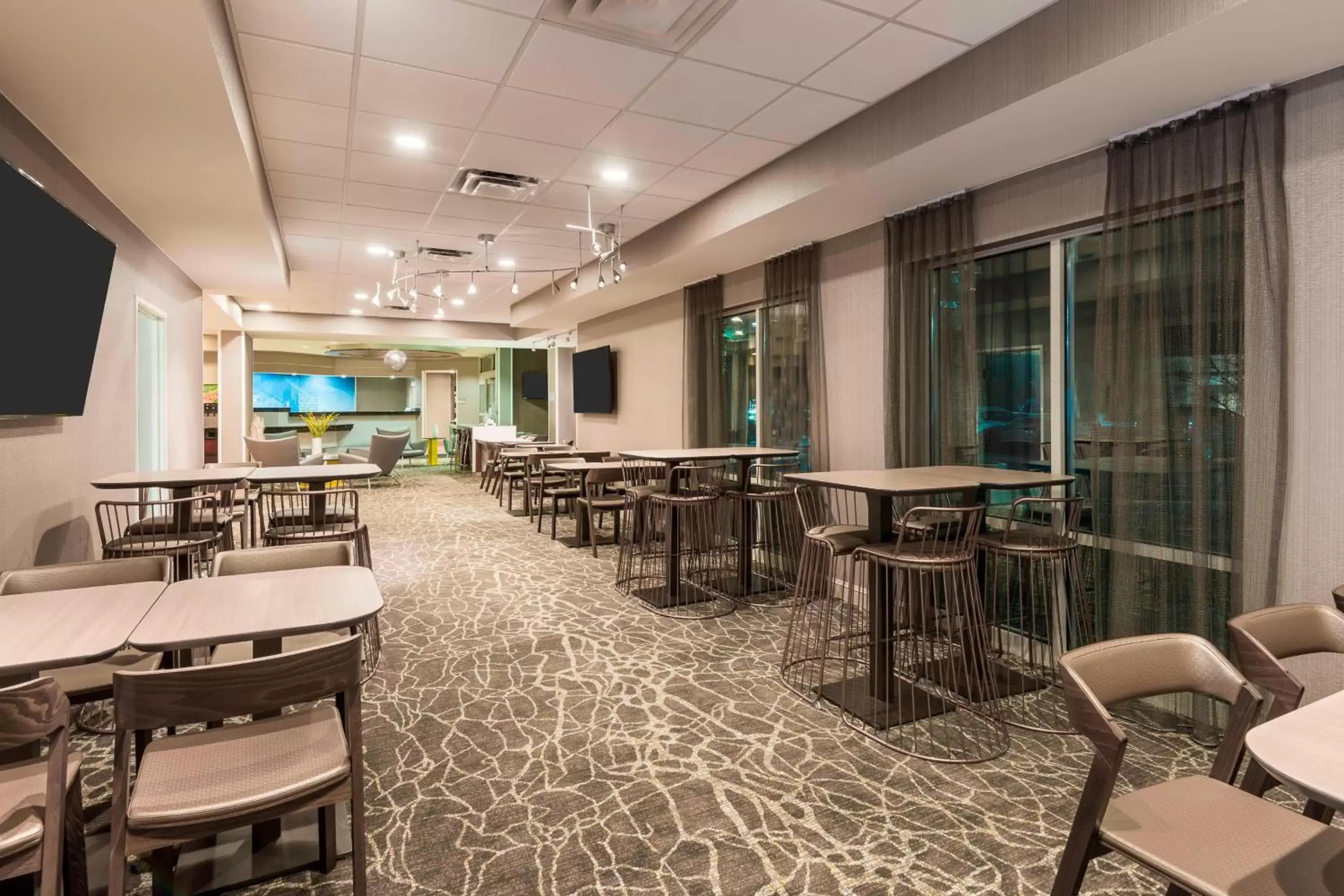 Breakfast, Restaurant/Places to Eat in SpringHill Suites Indianapolis Carmel
