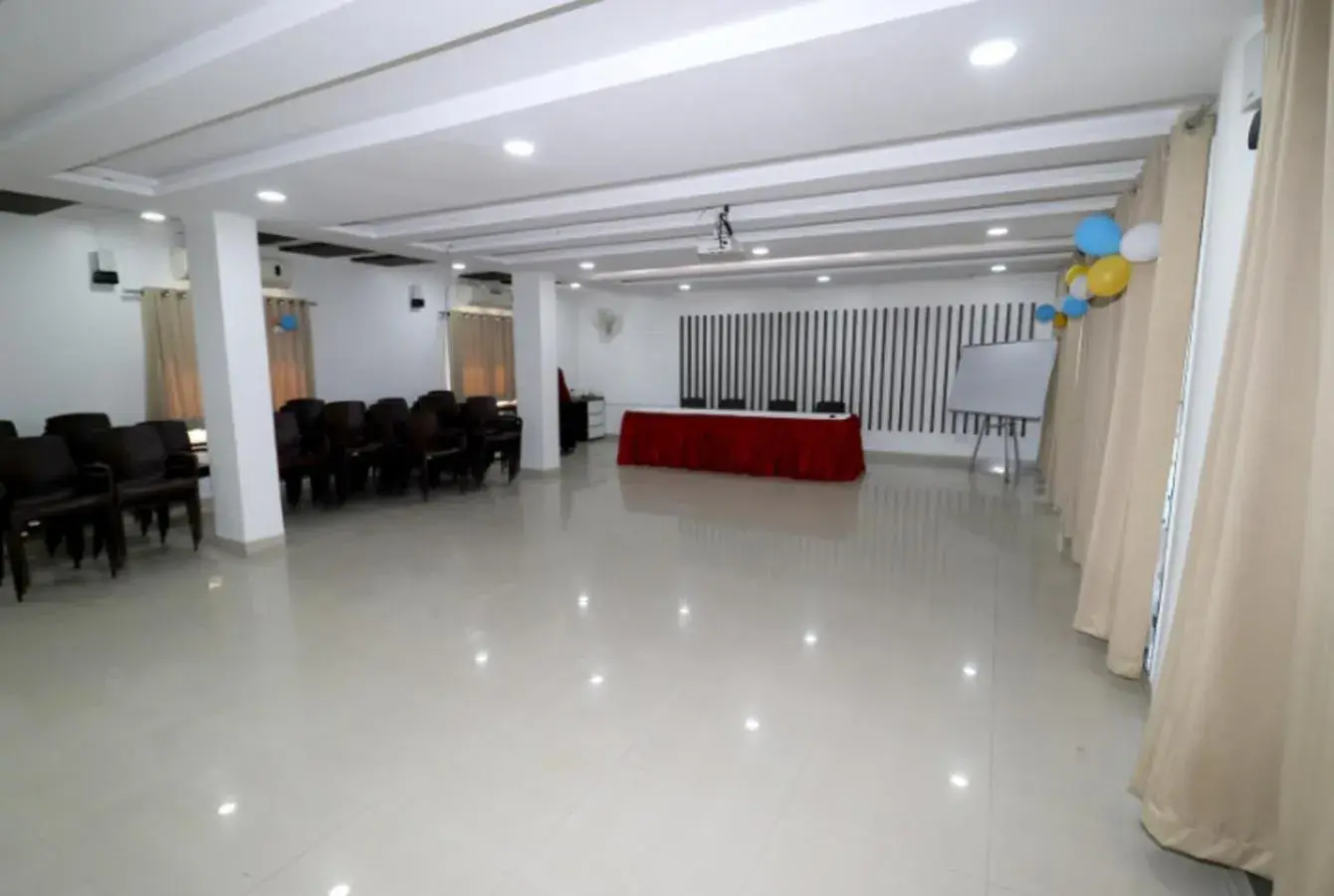 Banquet/Function facilities, Banquet Facilities in Hotel Girnar