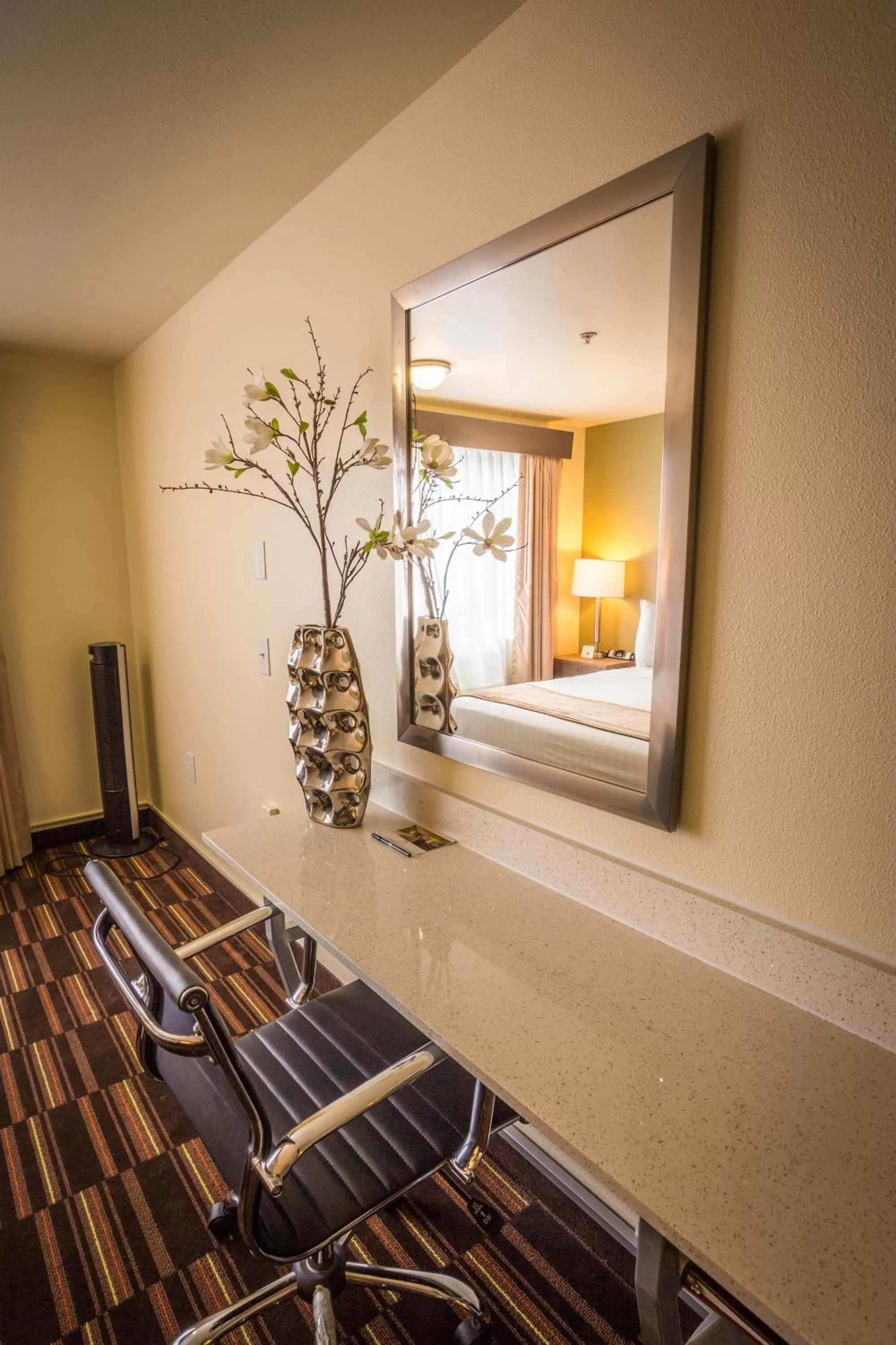 Seating area in Inn at Wecoma