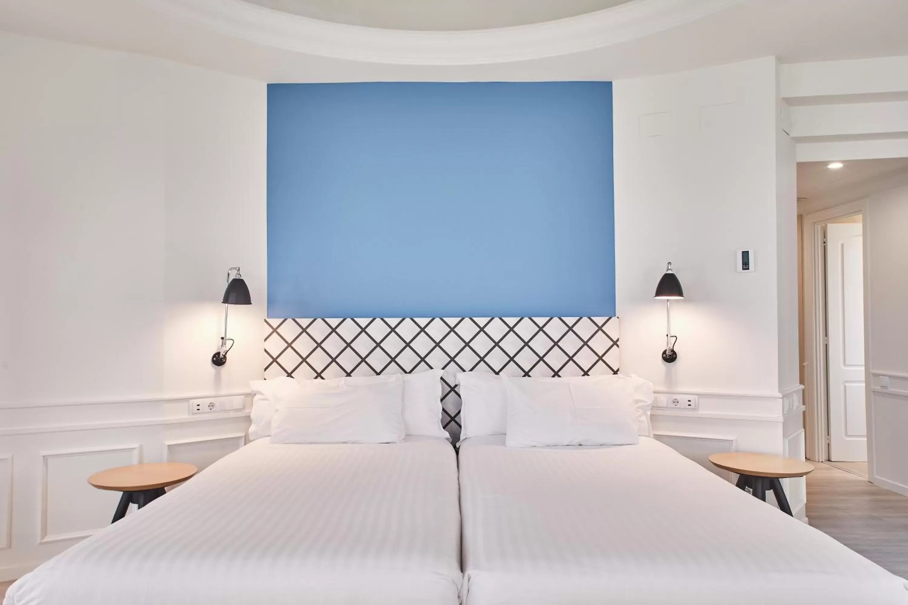 Deluxe Double or Twin Room with Sea View in Silken Río Santander Deluxe Double or Twin Room with Sea View in Silken Río Santander