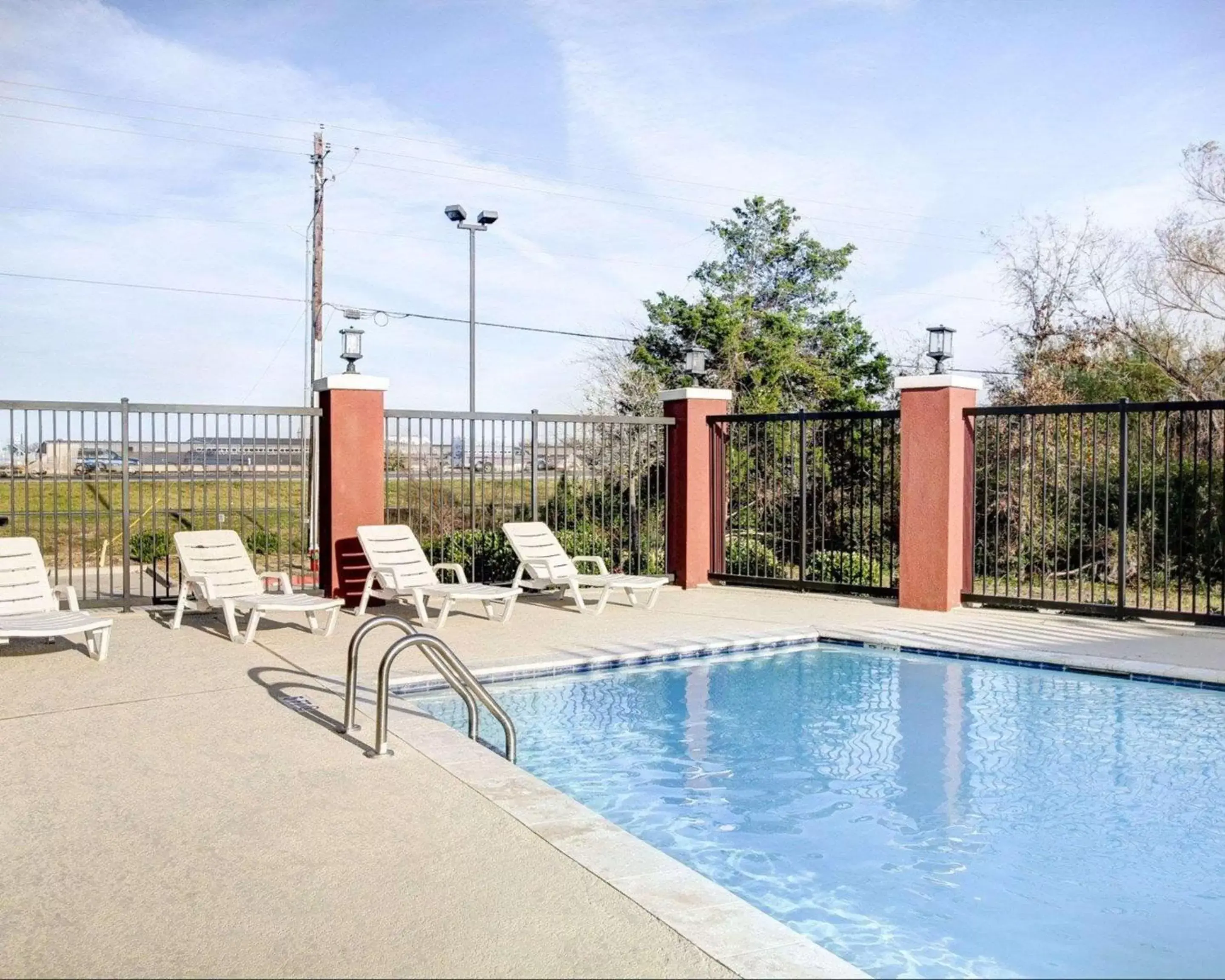 On site, Swimming Pool in Quality Inn & Suites Bryan