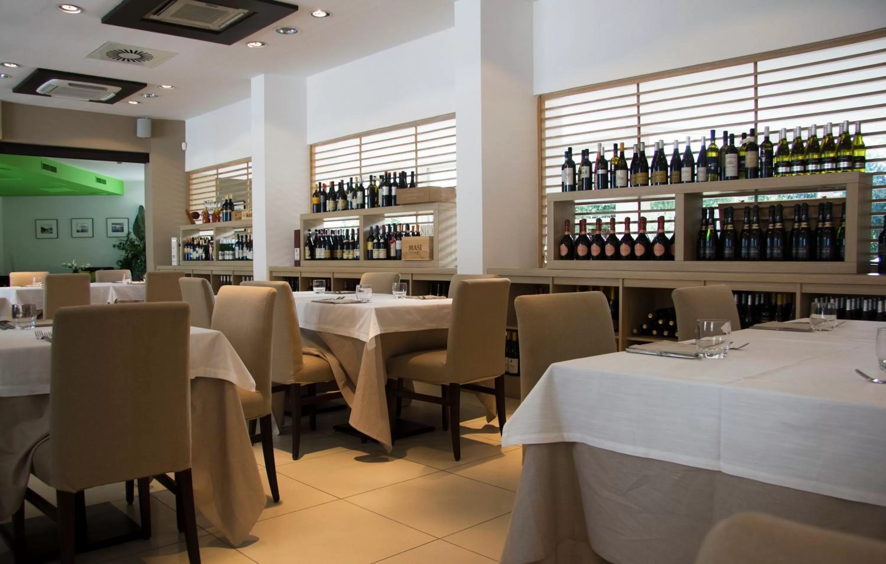 Restaurant/places to eat in Hotel Touring