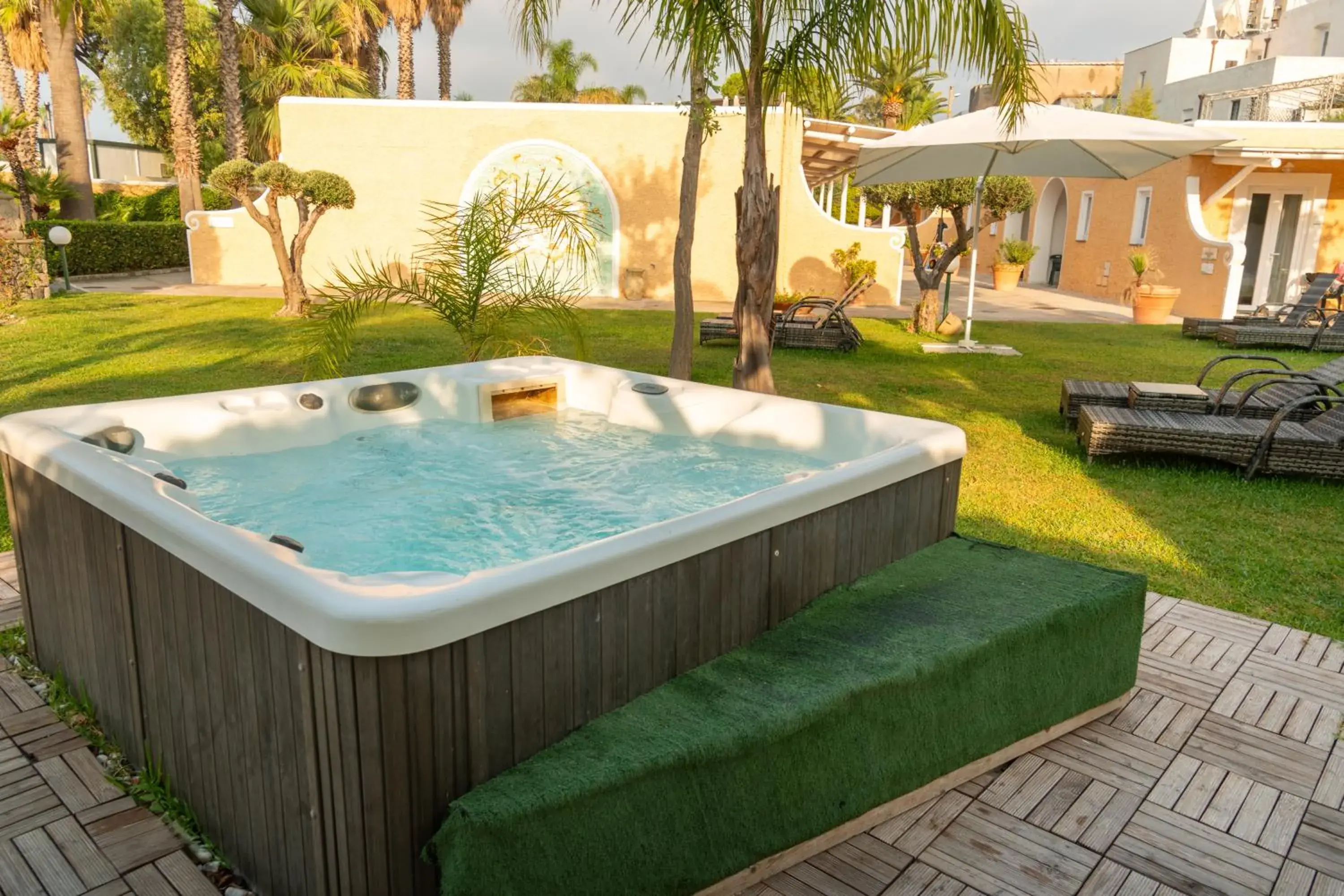 Hot Tub in Hotel Parco Delle Agavi