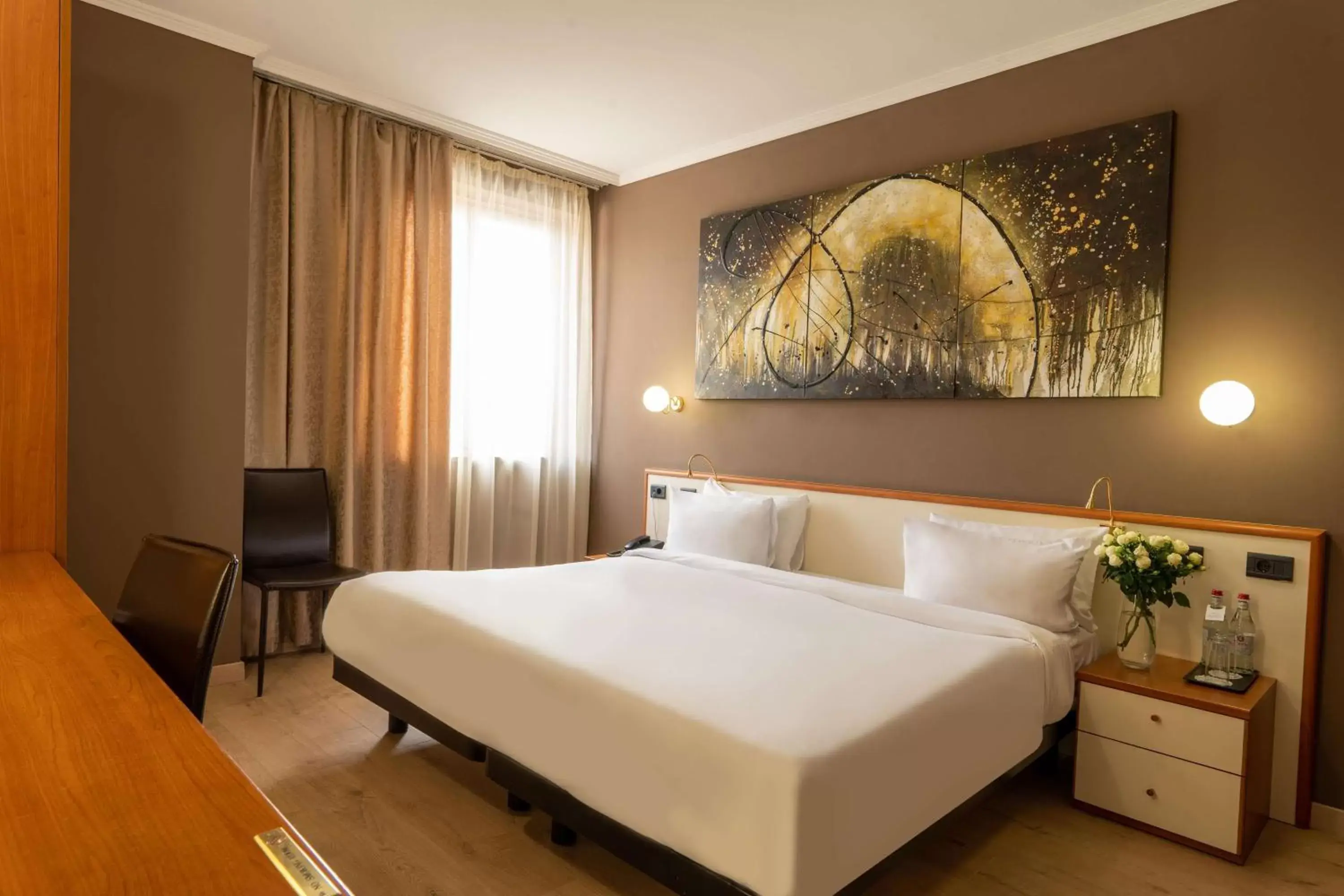 Economy King Room in Best Western Plus Congress Hotel Yerevan