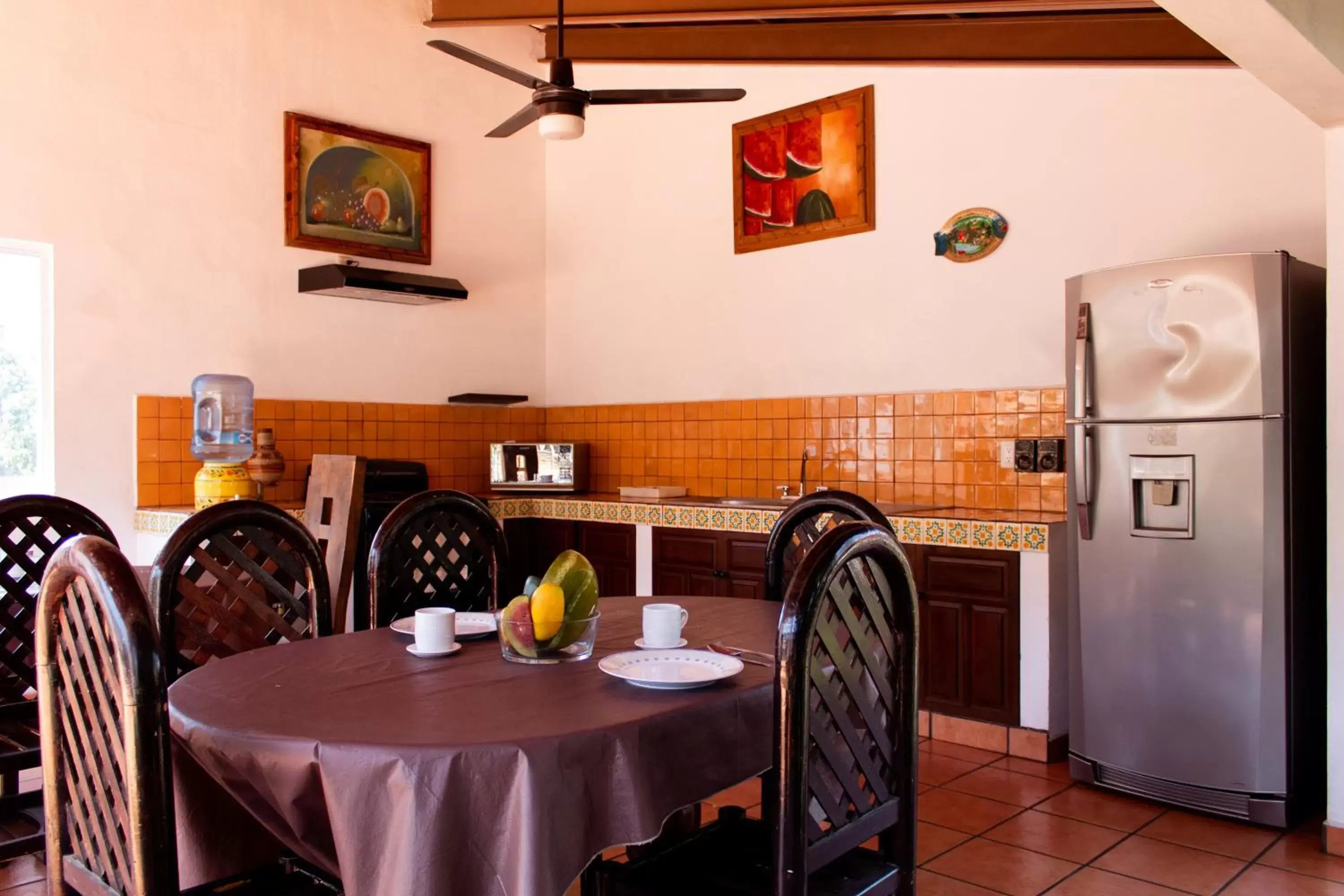 Communal kitchen, Restaurant/Places to Eat in Hotel Posada De Roger