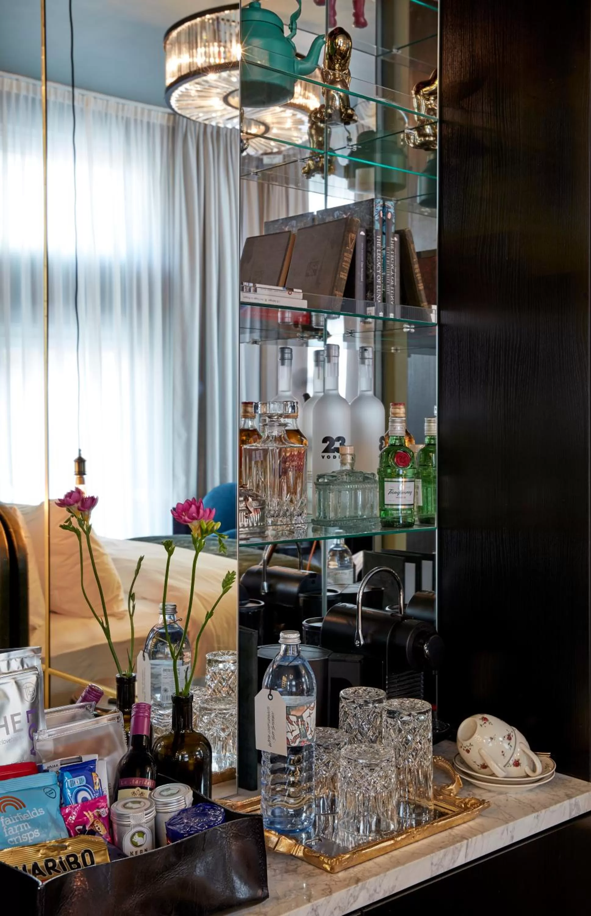 Coffee/tea facilities in Sir Savigny Hotel, part of Sircle Collection