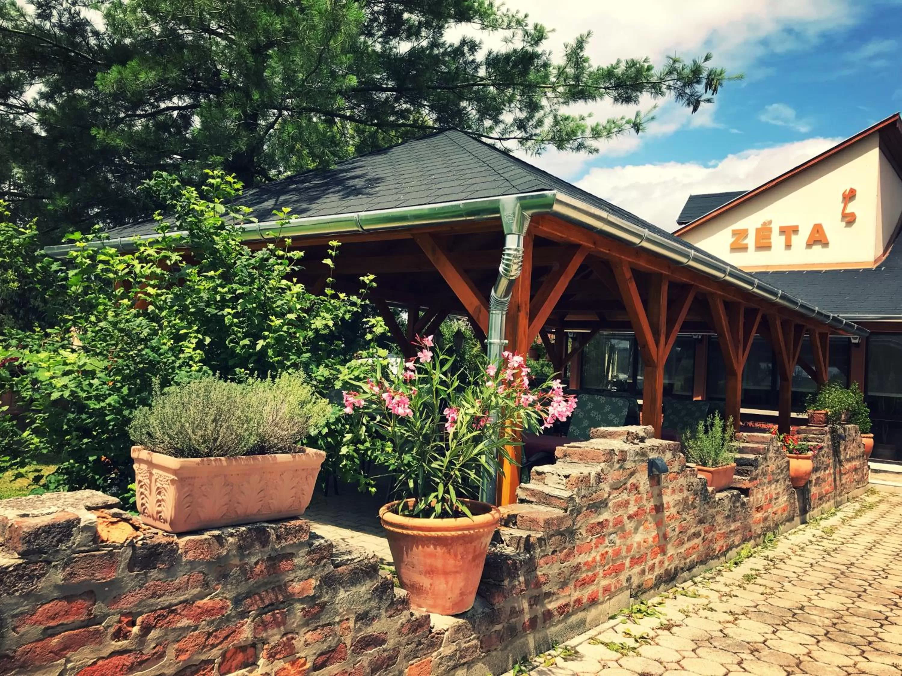 Property building in Hotel Zéta