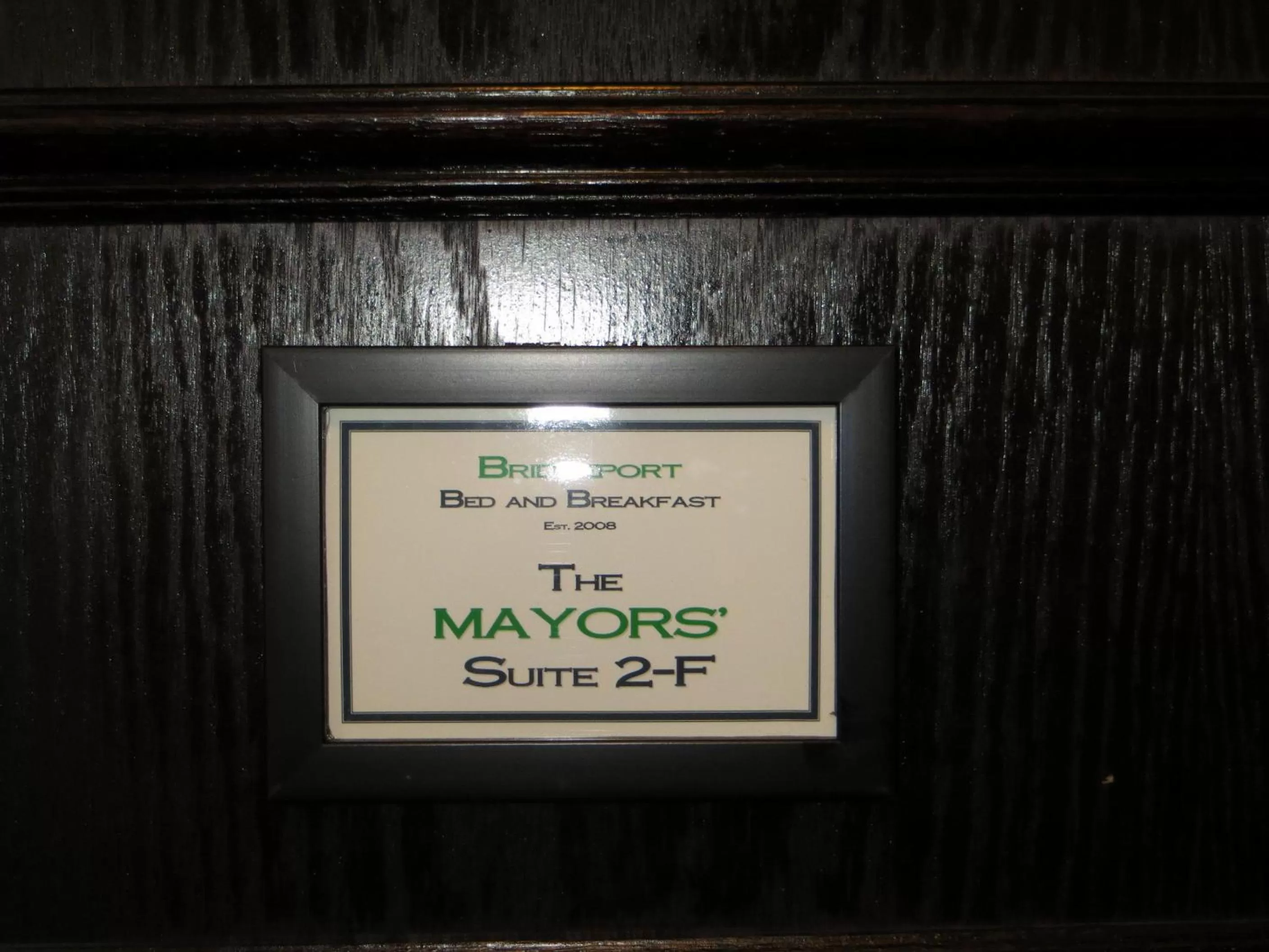 Decorative detail in The Polo Inn Bridgeport U.S.A.