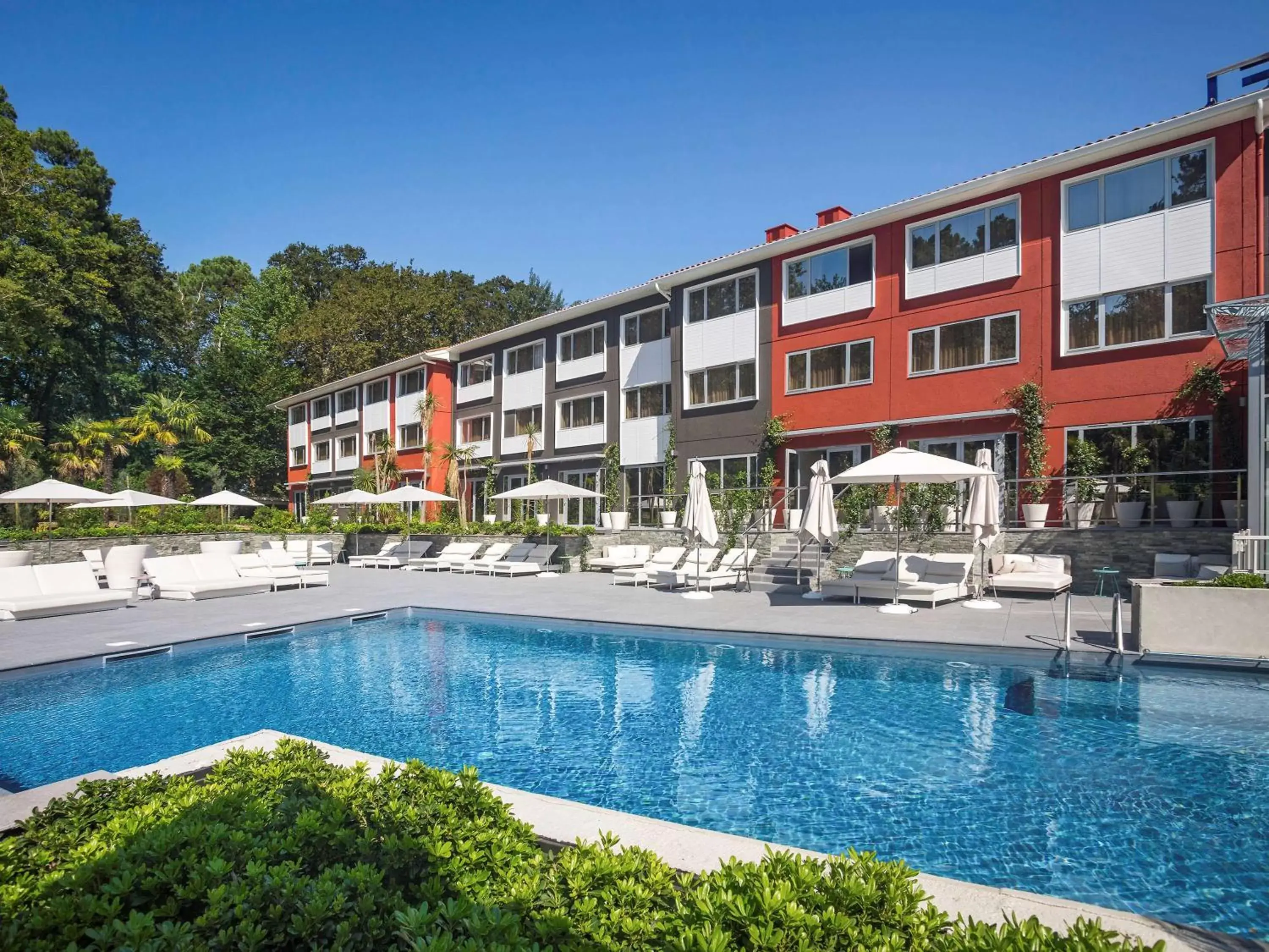 Property building, Swimming Pool in Novotel Resort & Spa Biarritz Anglet