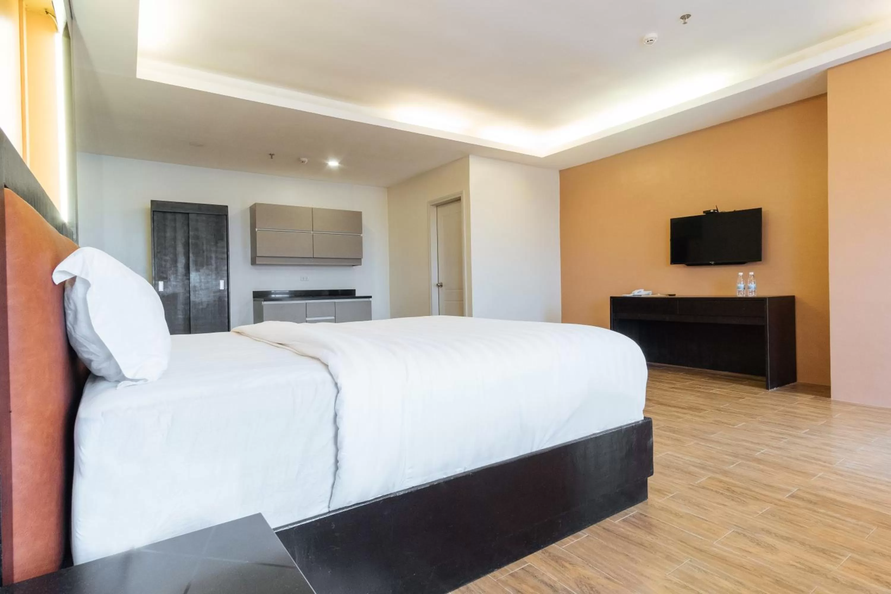 Bed in Northpointe Residences